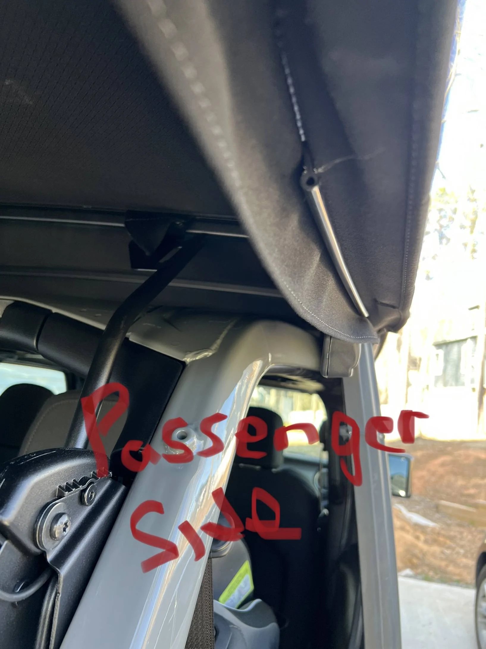 Jeep Wrangler JL Brand new JLU soft top bracket broken 98714B6F-5F02-422A-8DBB-5526491D84B0
