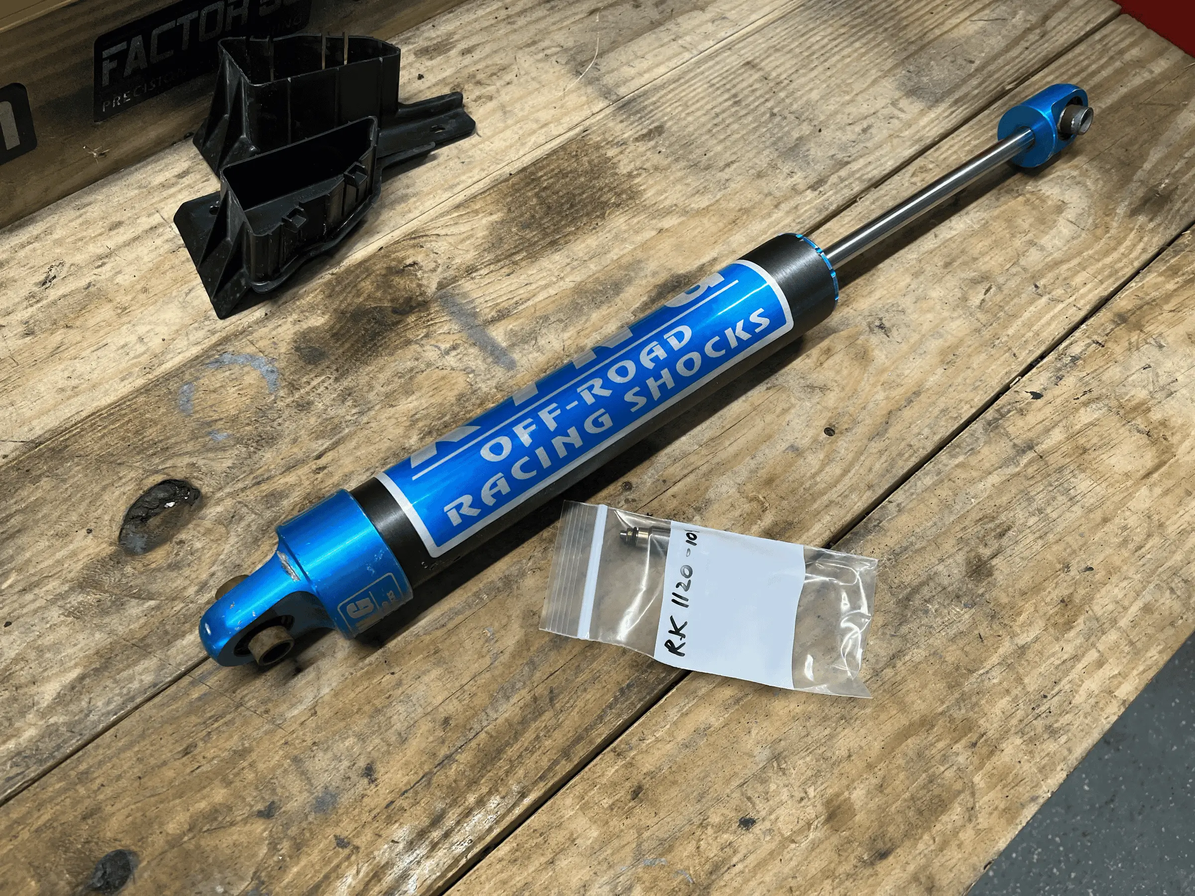Jeep Wrangler JL King Steering Stabilizer with Fill Adapter tempImageTKkRUj