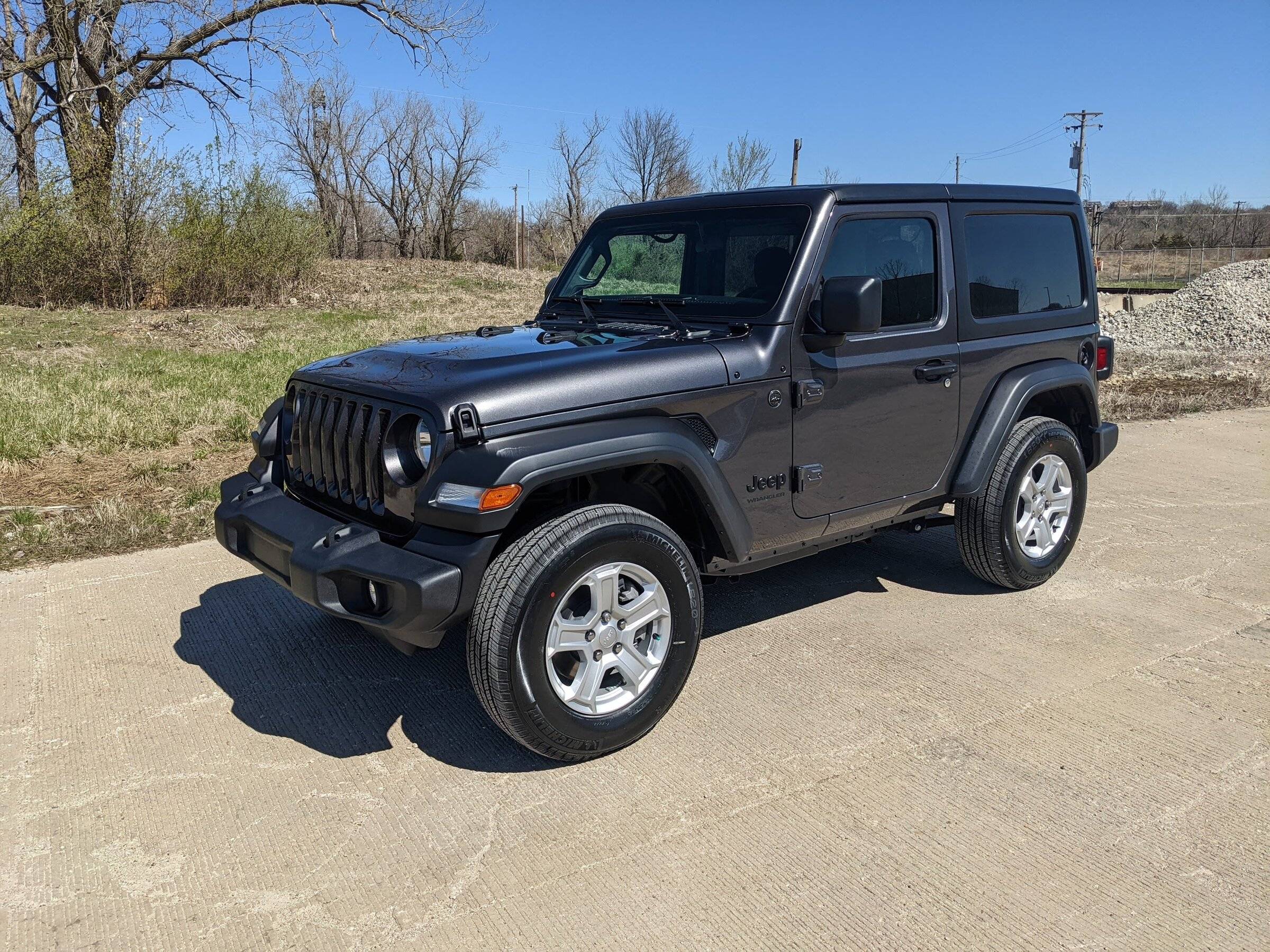 Jeep Wrangler JL Pull the trigger on a JL Wrangler or avoid them? PXL_20220409_161703214
