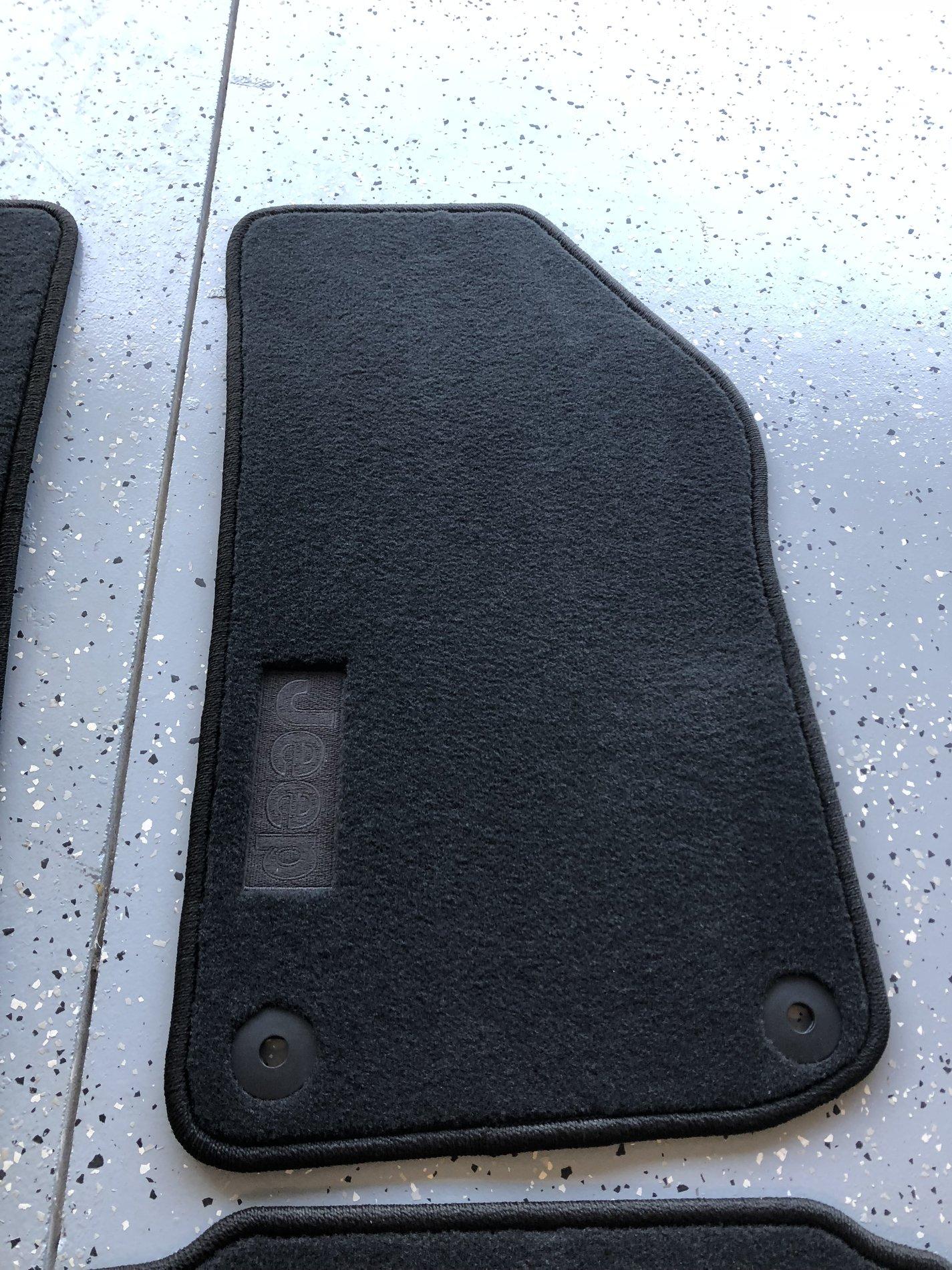 Jeep Wrangler JL WTS JLUS Carpets F9C9061F-98C2-4C66-9DC4-C572C9F7EDFC