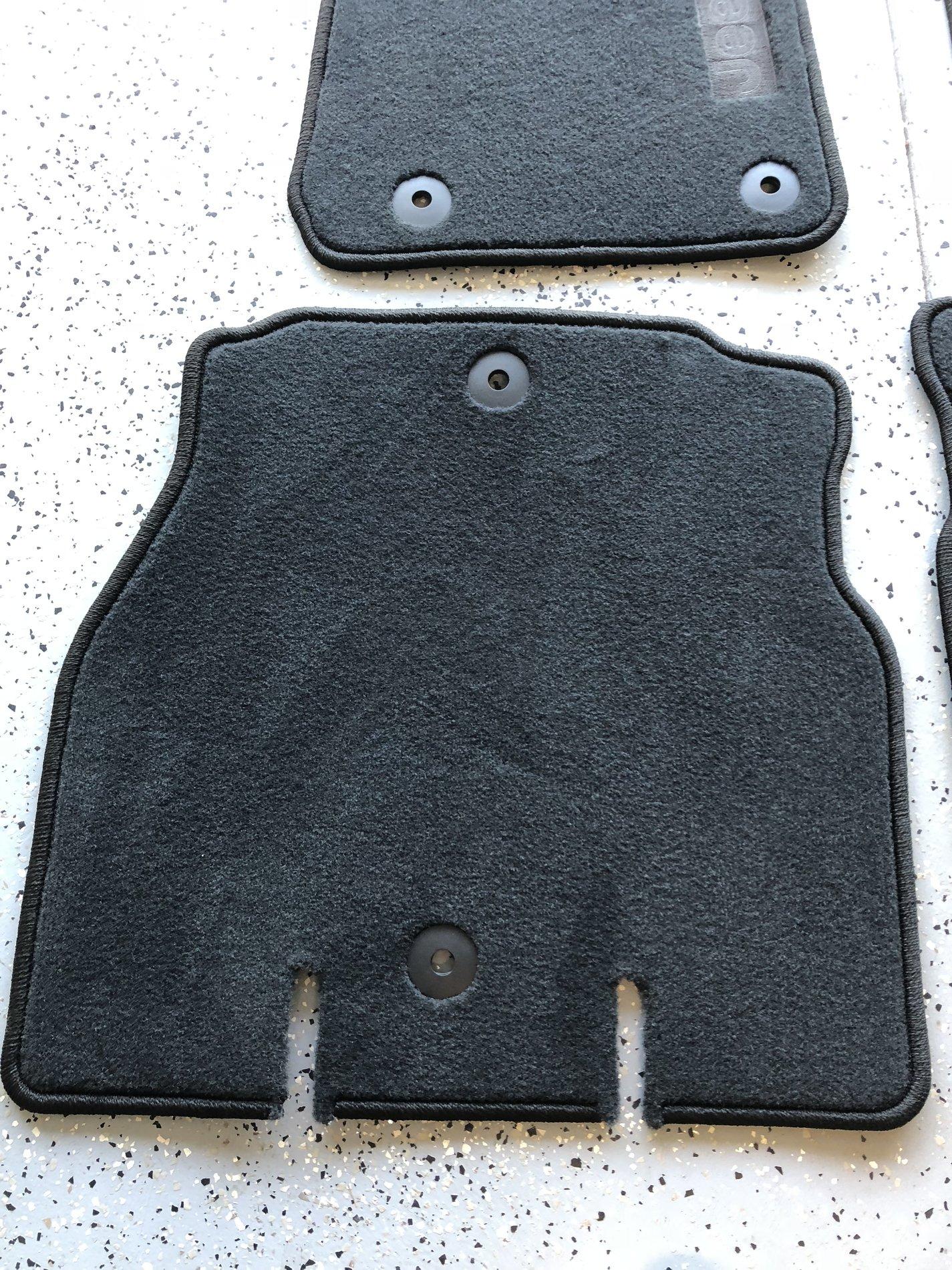 Jeep Wrangler JL WTS JLUS Carpets 91311B8C-6E2E-4905-8820-D004CB1DD658