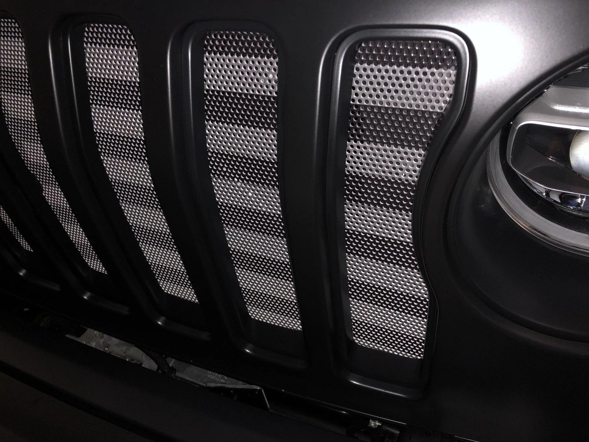 Jeep Wrangler JL Mopar Satin Black Grill IMG_4589