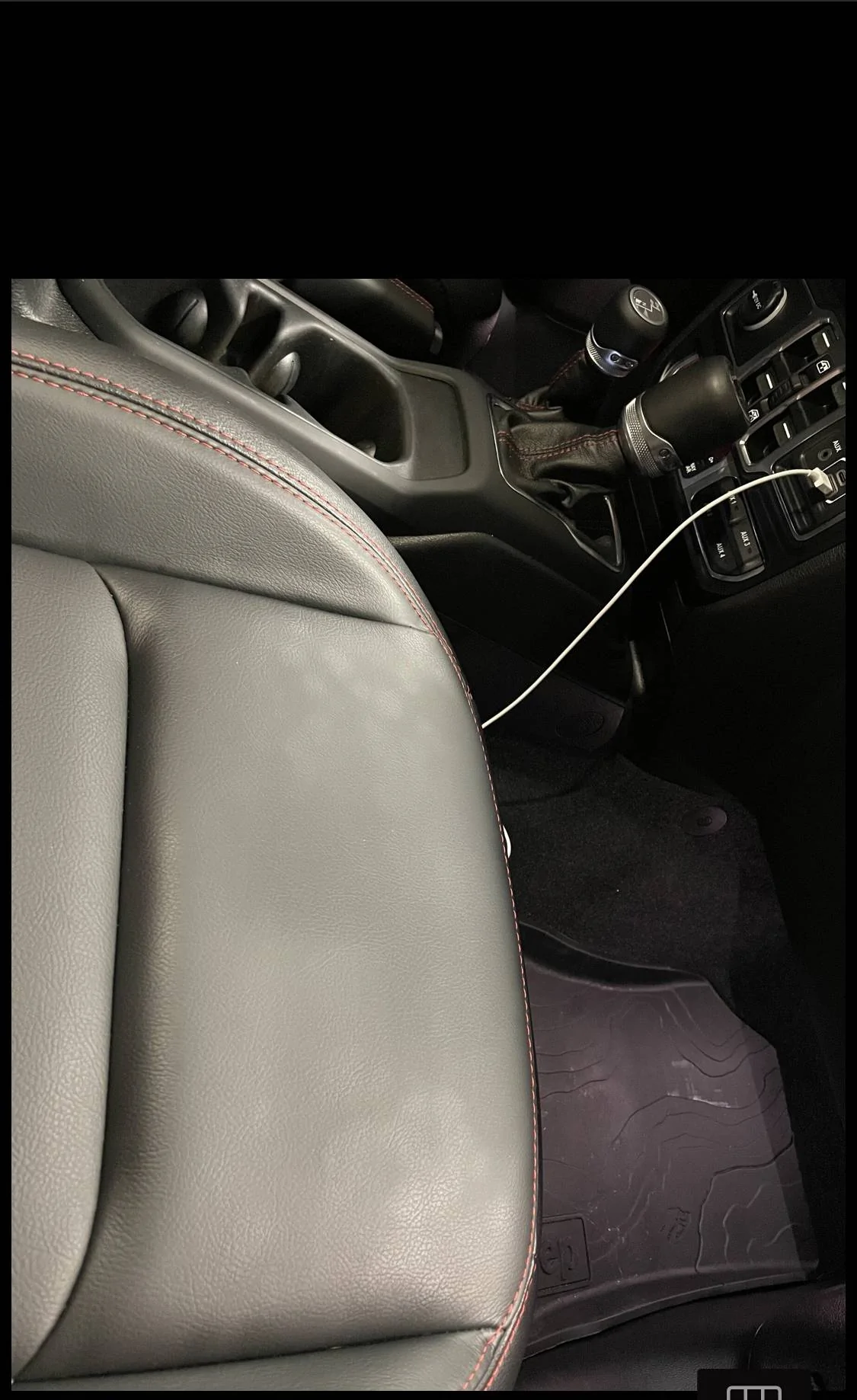 Jeep Wrangler JL Leather seat issue - anyone else? 2A0852AB-2A89-4F17-BF68-DF76F3AE3CFF