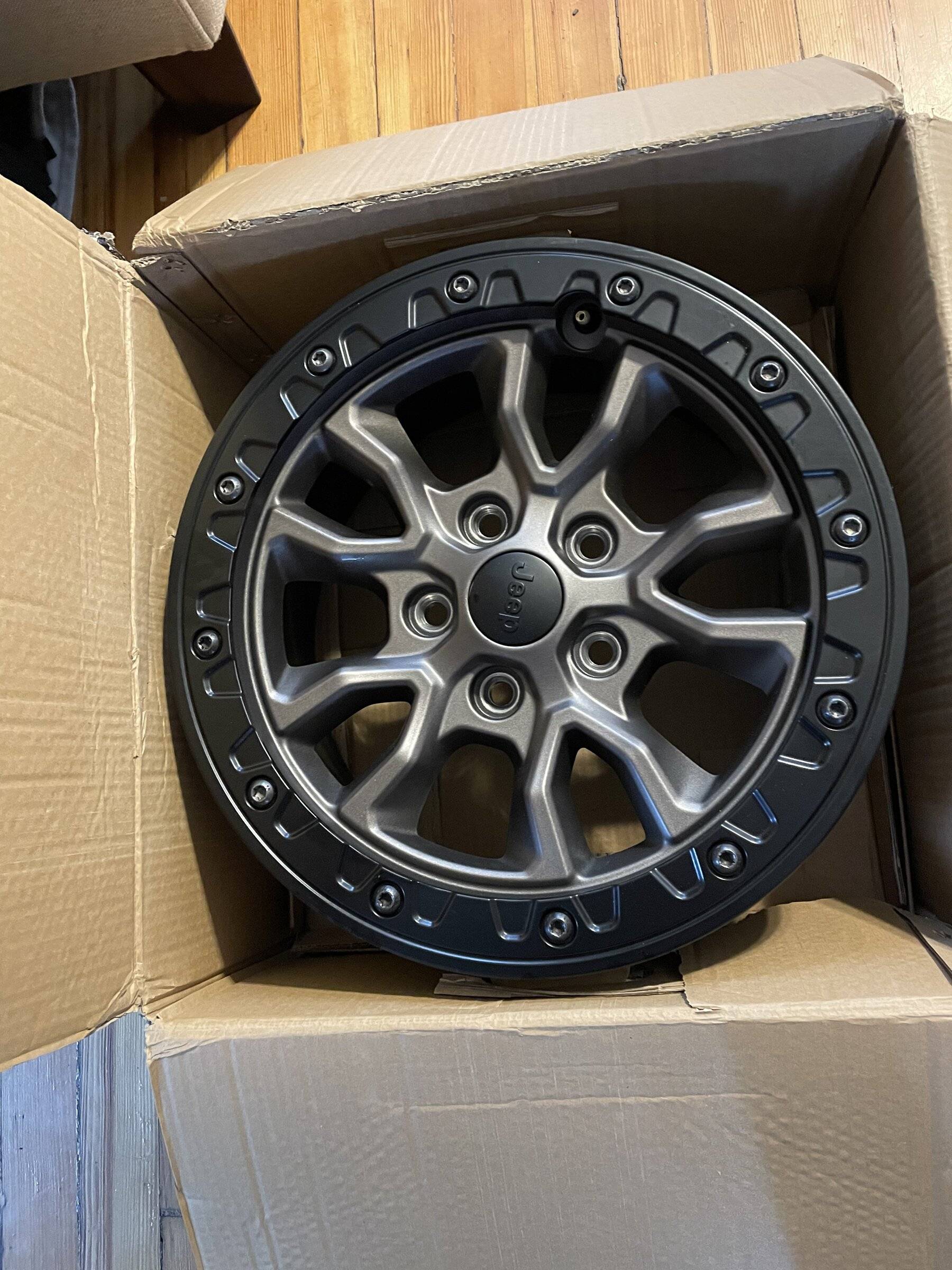 Jeep Wrangler JL 392 Wheels - $1500 573659AD-5E3E-4C27-AA99-C0F0E1F36184