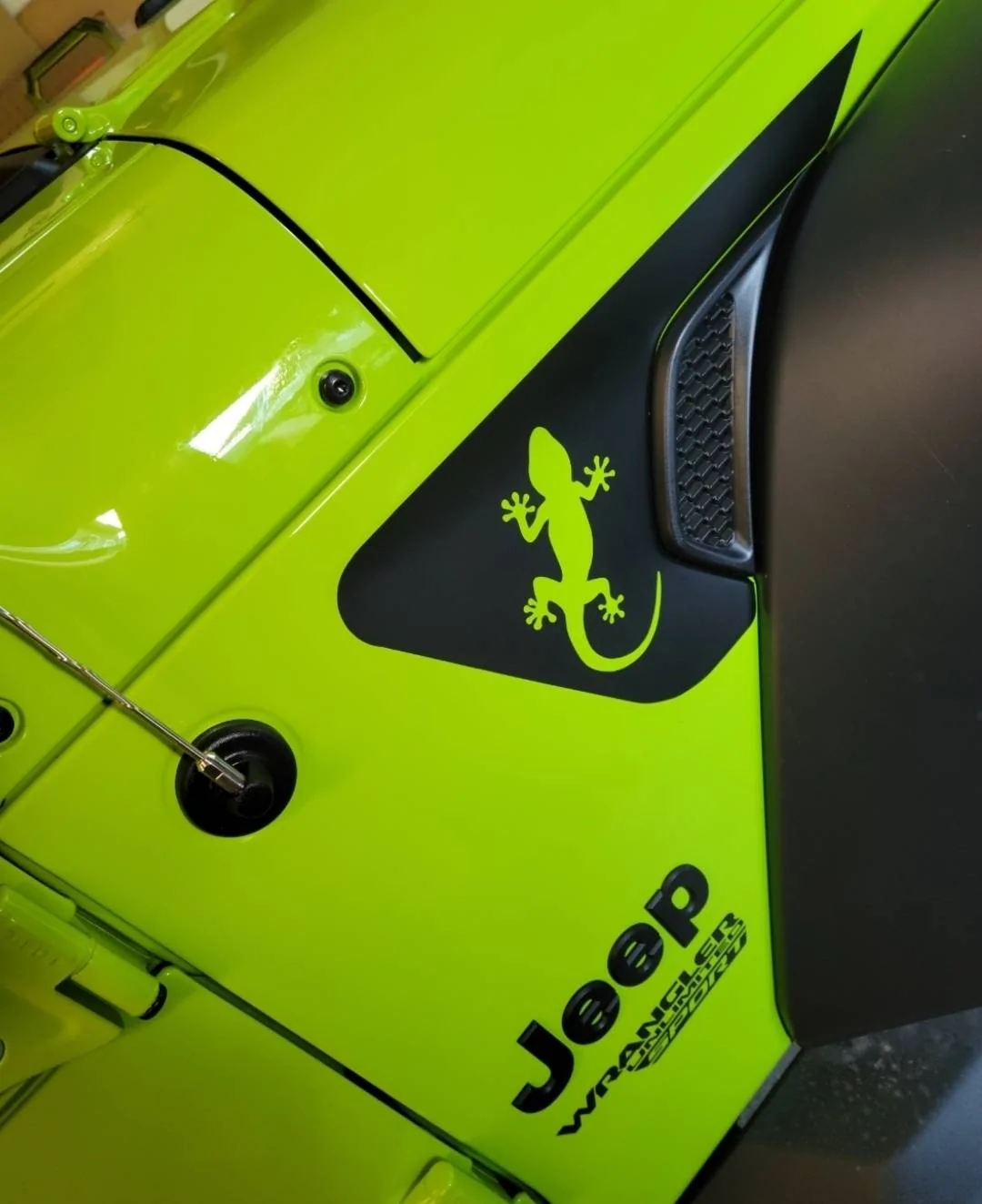 Jeep Wrangler JL Side Fender Vent Decals Screenshot_20220417-230813_Gallery