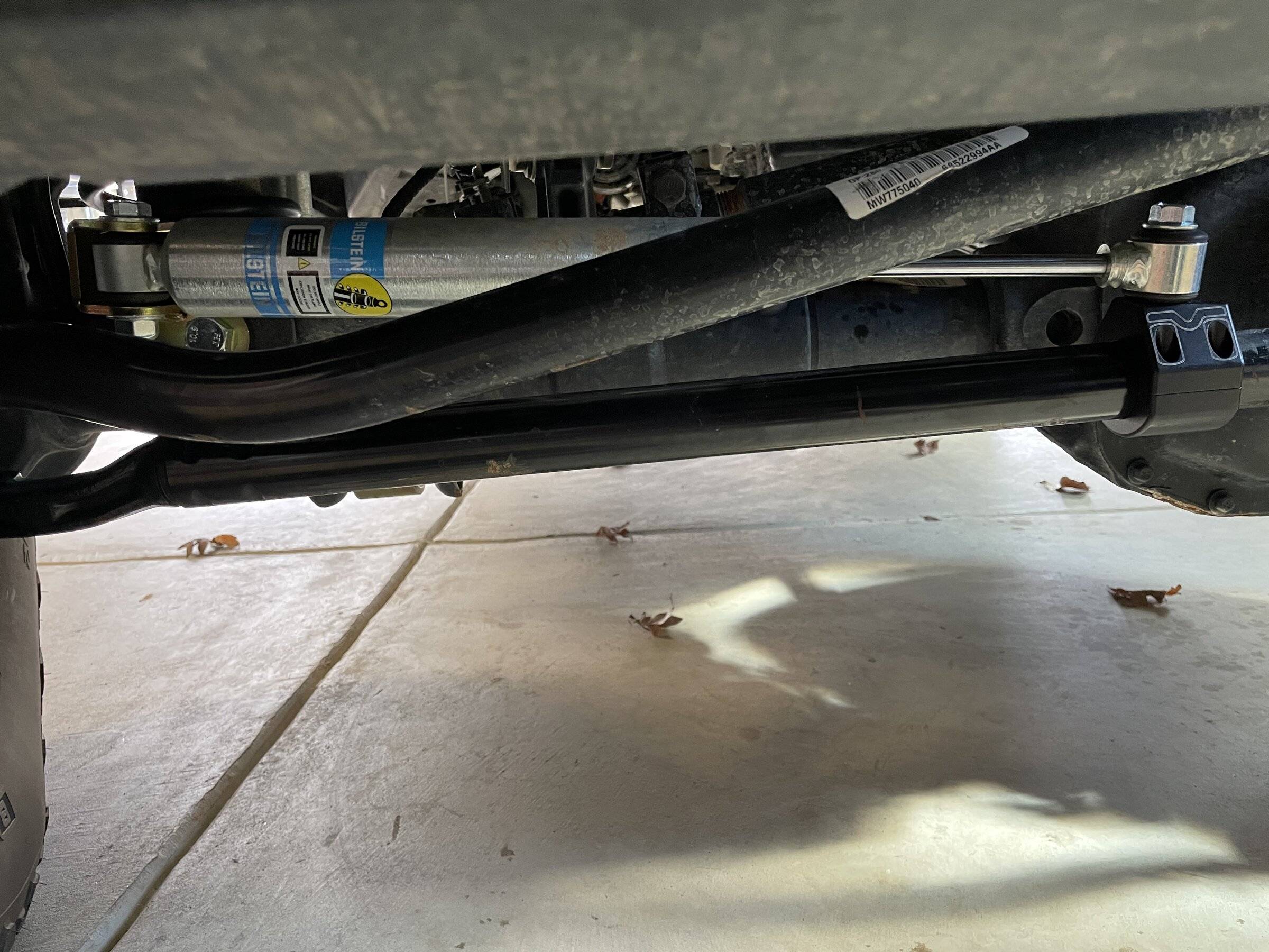 Jeep Wrangler JL Steering Stabilizer Relocation Brackets A0496052-C56D-4899-A75D-666A2E75BF72