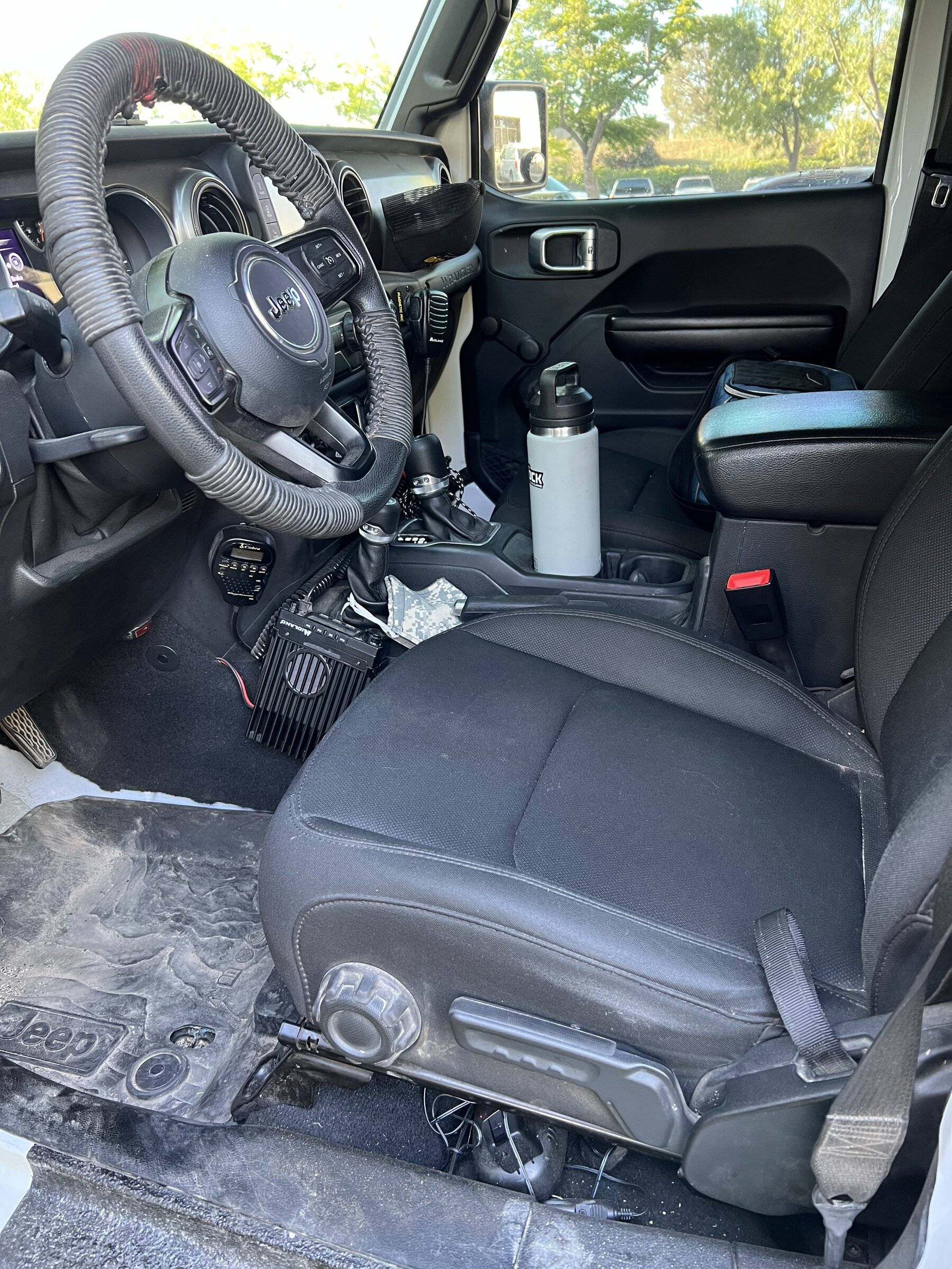 Jeep Wrangler JL 2018 jlu sport 9904B8E3-1670-49F7-8B64-E8A74F590162