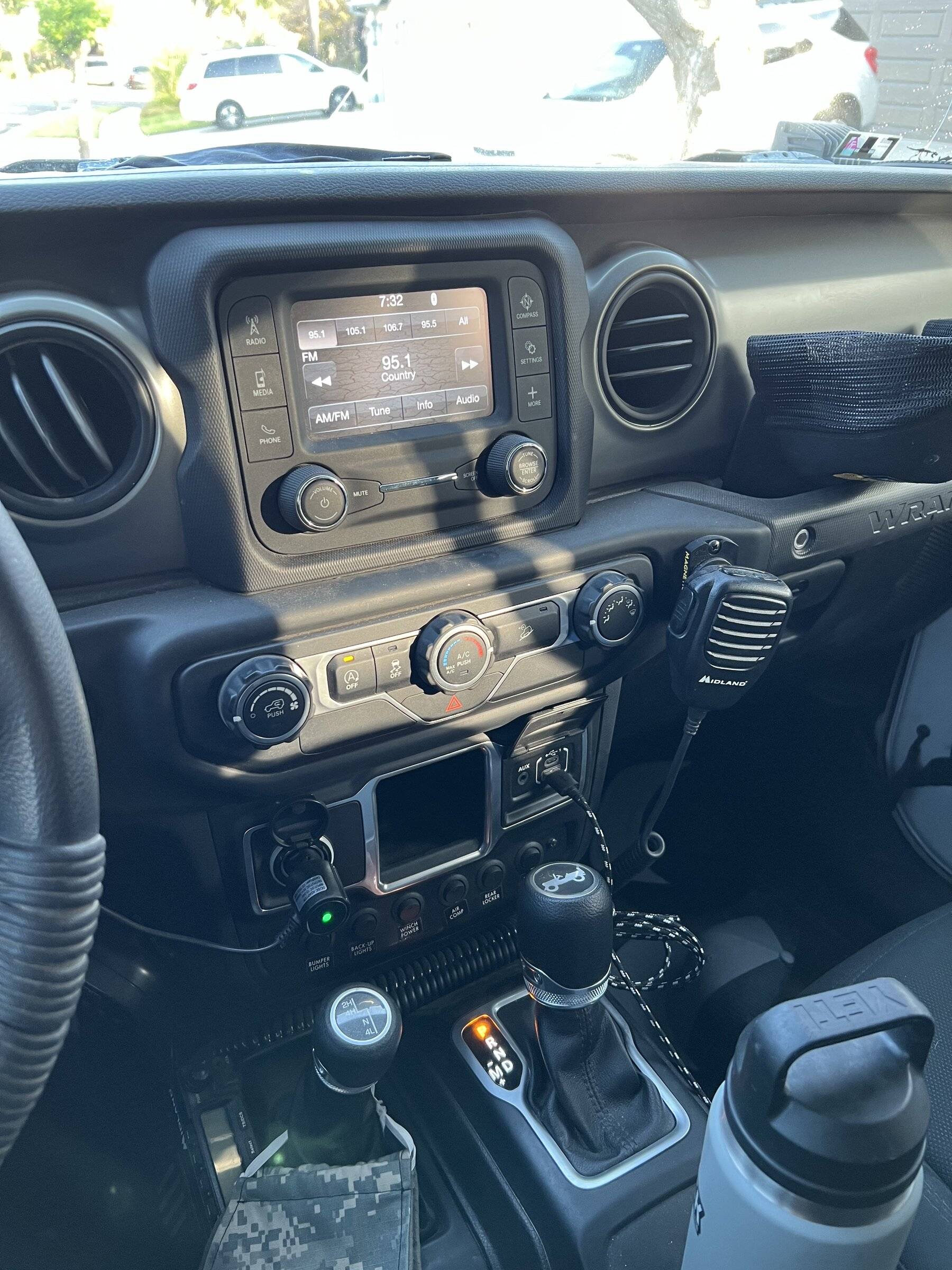 Jeep Wrangler JL 2018 jlu sport 53879473-2B80-42EC-A8CC-06F547876682