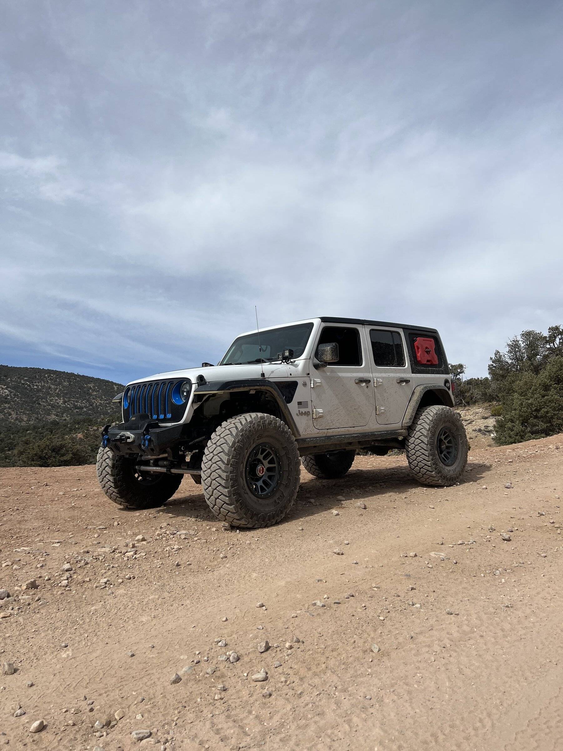 Jeep Wrangler JL 2018 jlu sport E3394C46-F6AE-4DD3-8369-02F385F16E32