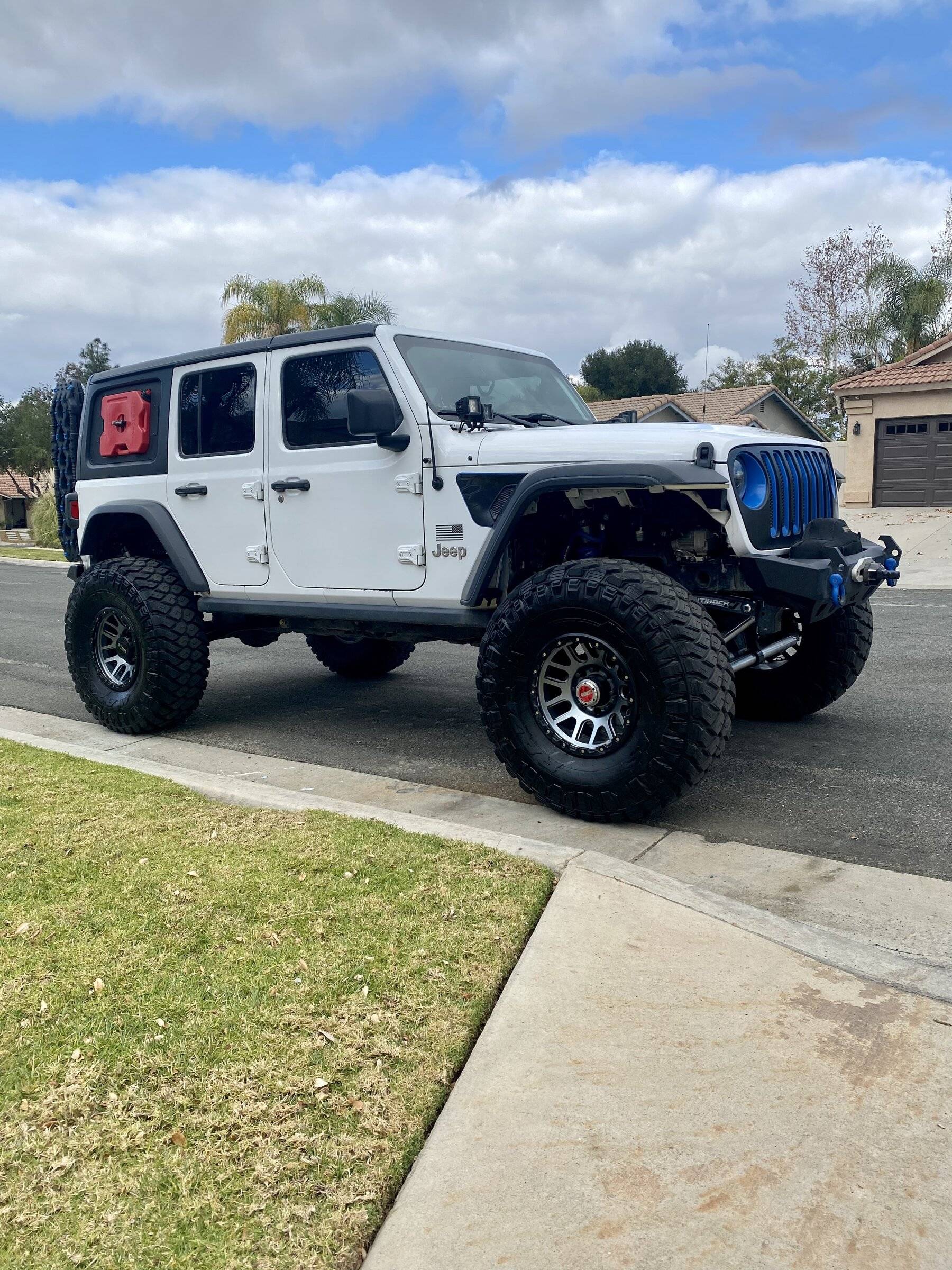 Jeep Wrangler JL 2018 jlu sport 93249A3D-6777-43D9-85EF-CBC163686AA9