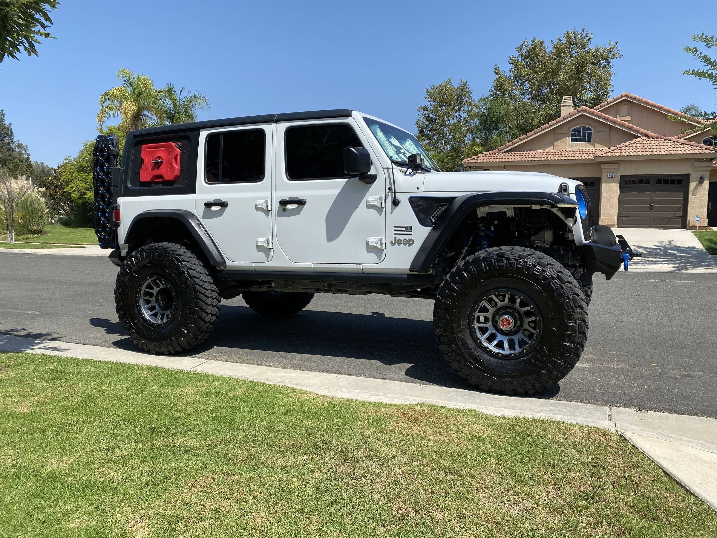 Jeep Wrangler JL 2018 jlu sport 65325777-95CF-4CD2-9553-3BF5E66A3F54