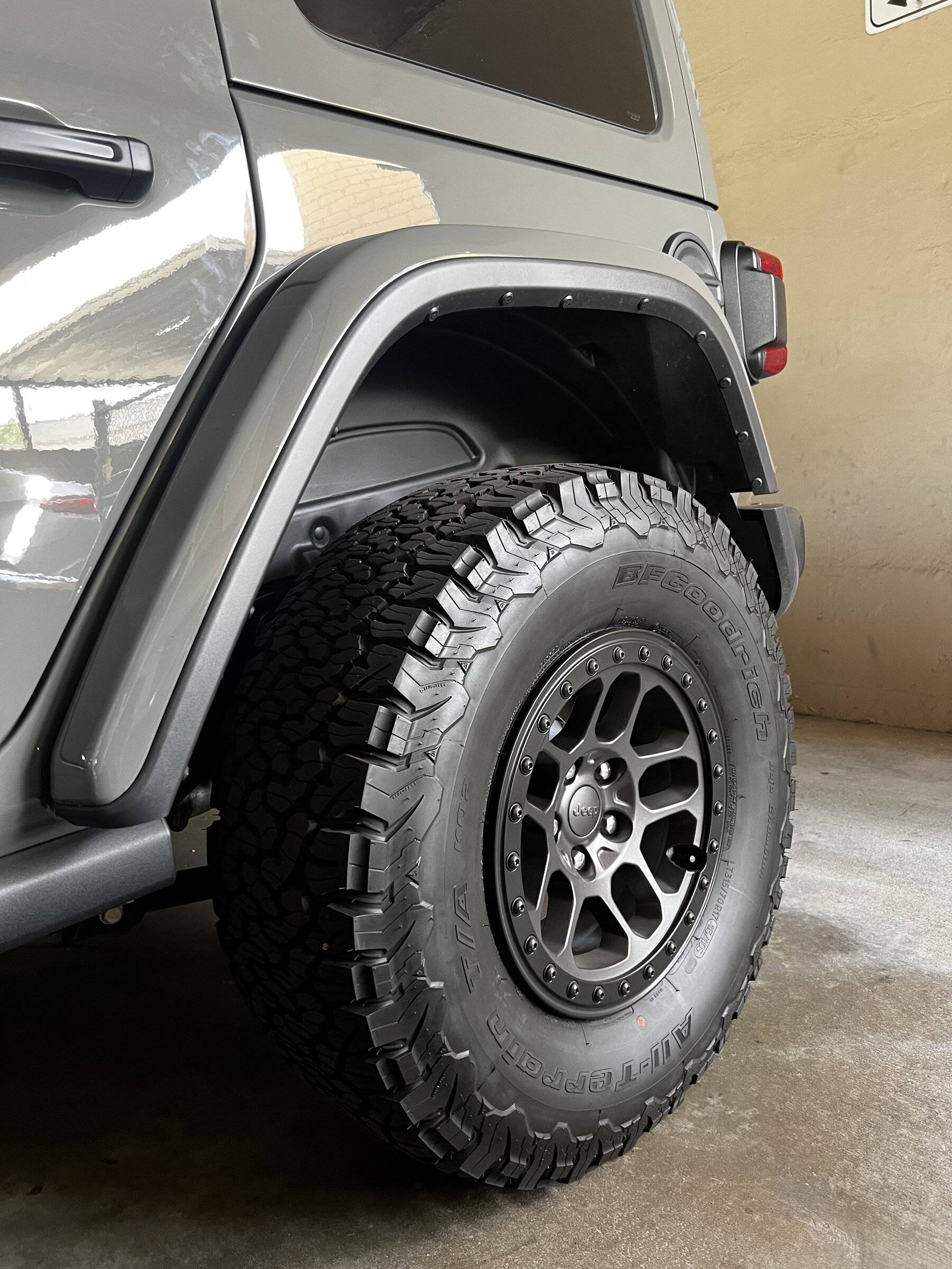 Jeep Wrangler JL Xtreme recon package flare removal EA4782CA-43F0-45BE-8747-6AA582A525D4