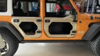 Jeep Wrangler JL Core doors on a jlu 5BE67496-A6C3-4802-BBF2-8C207185B8FD