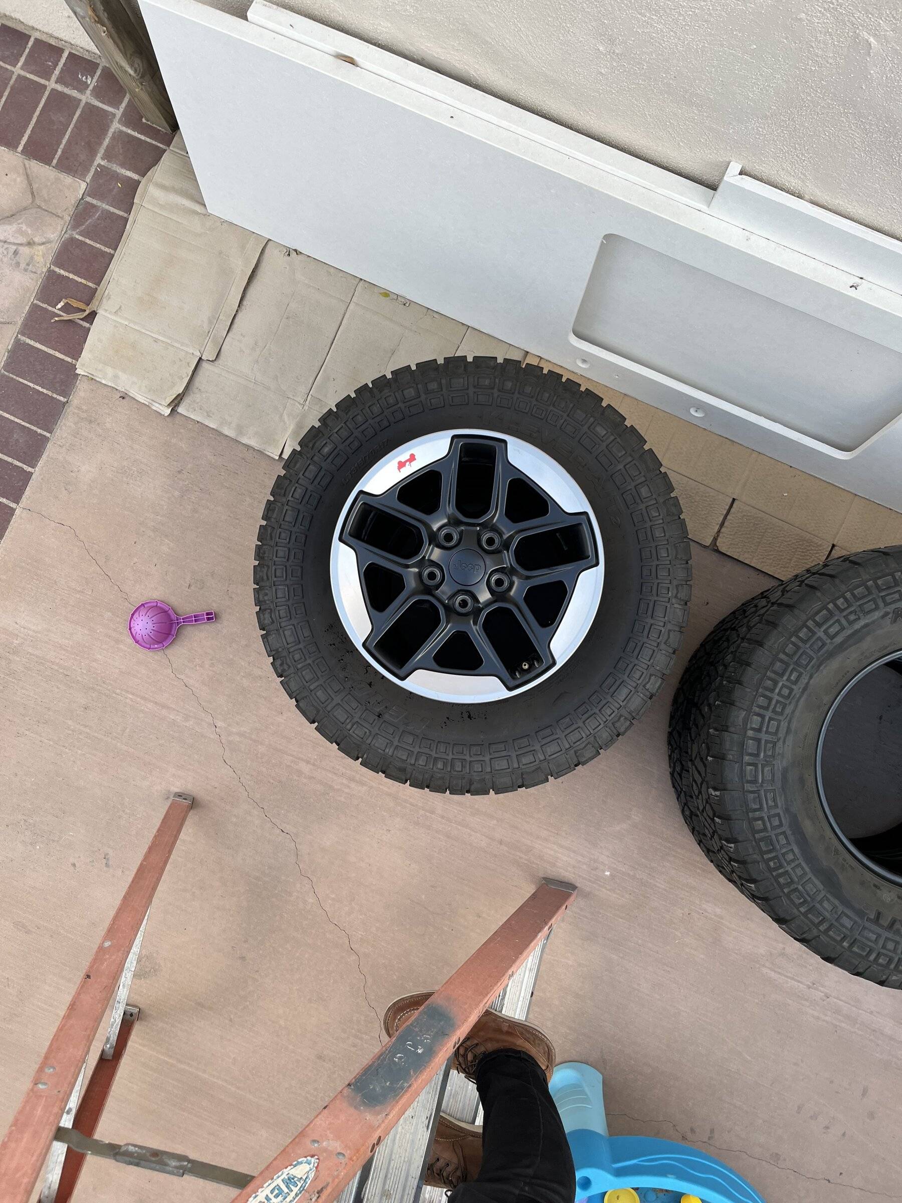 Jeep Wrangler JL Rubicon take off wheels w/ 35s BE8EC2D5-65AC-4F68-8C2C-DBD154976848