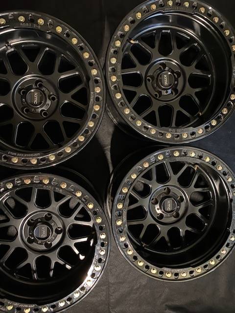 Jeep Wrangler JL Kmc beadlock grenade 20x10 IMG_1811