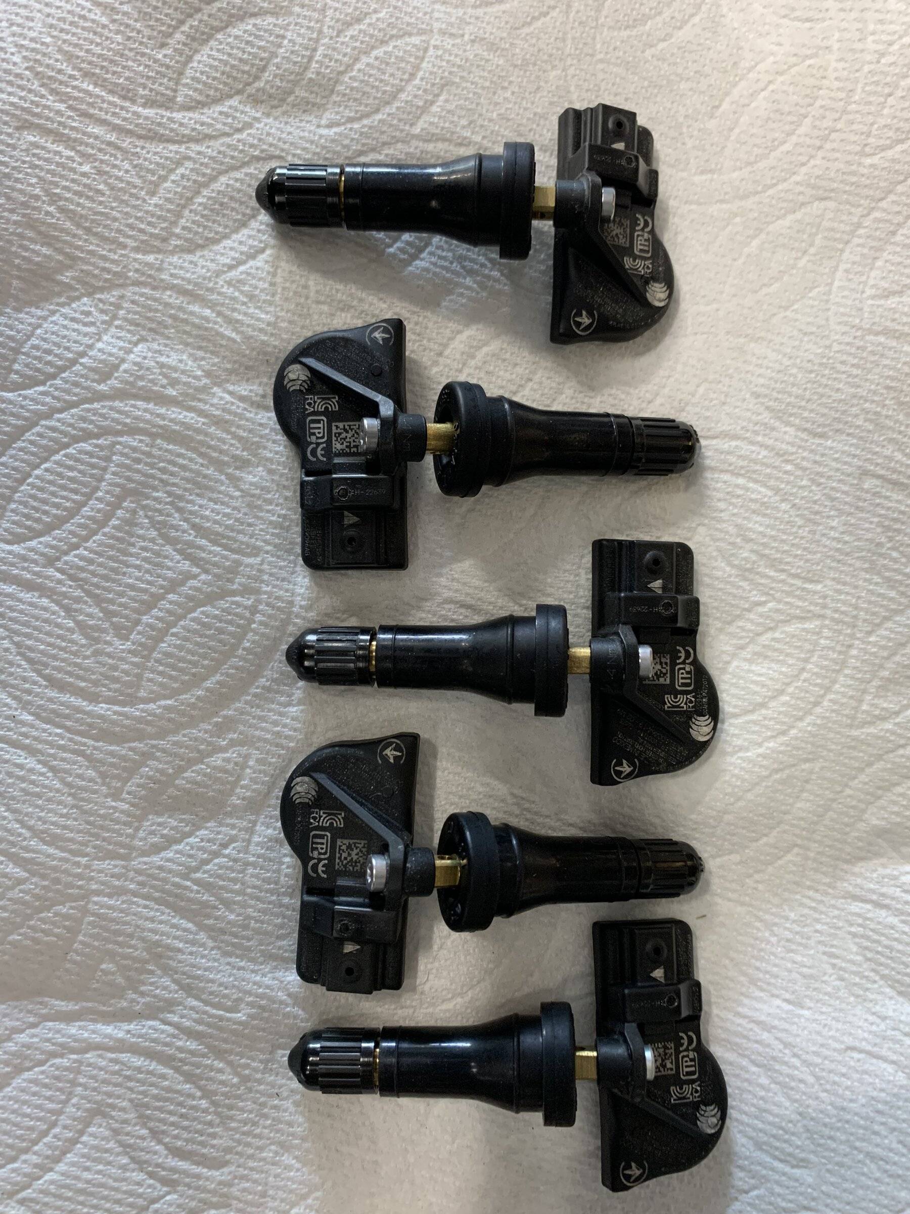 Jeep Wrangler JL TPMS sensors new style C21EFA62-99CF-4CC4-AE02-F112434570F5
