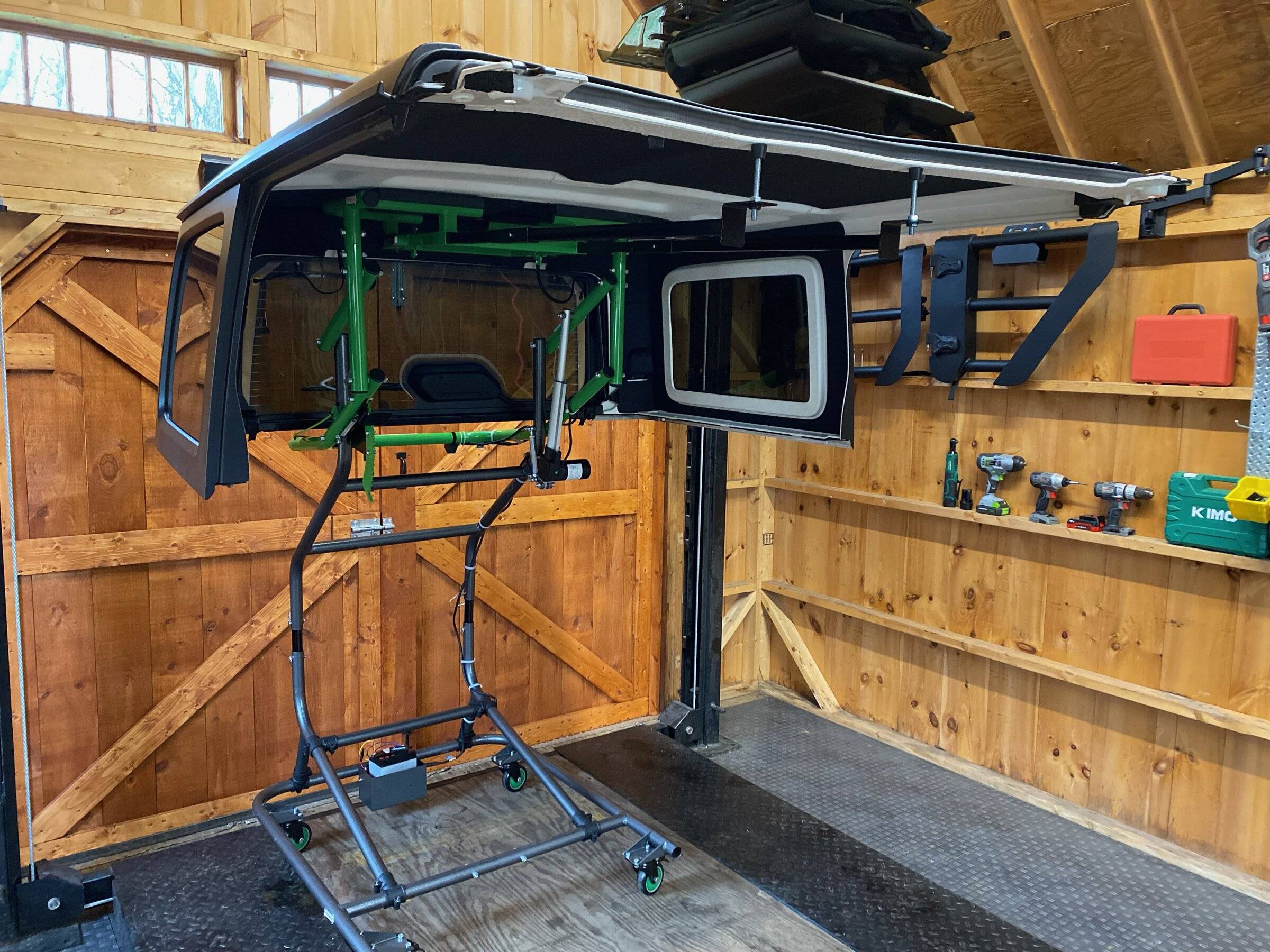 Jeep Wrangler JL top lift pro image3