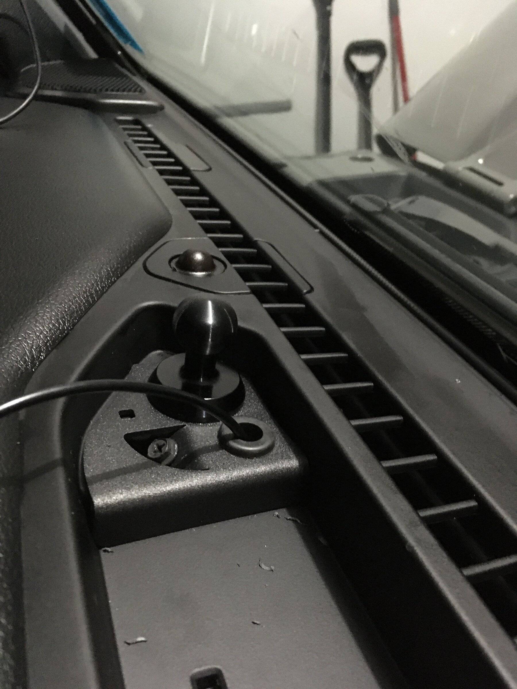 Jeep Wrangler JL Hiding wires IMG_8183.JPG