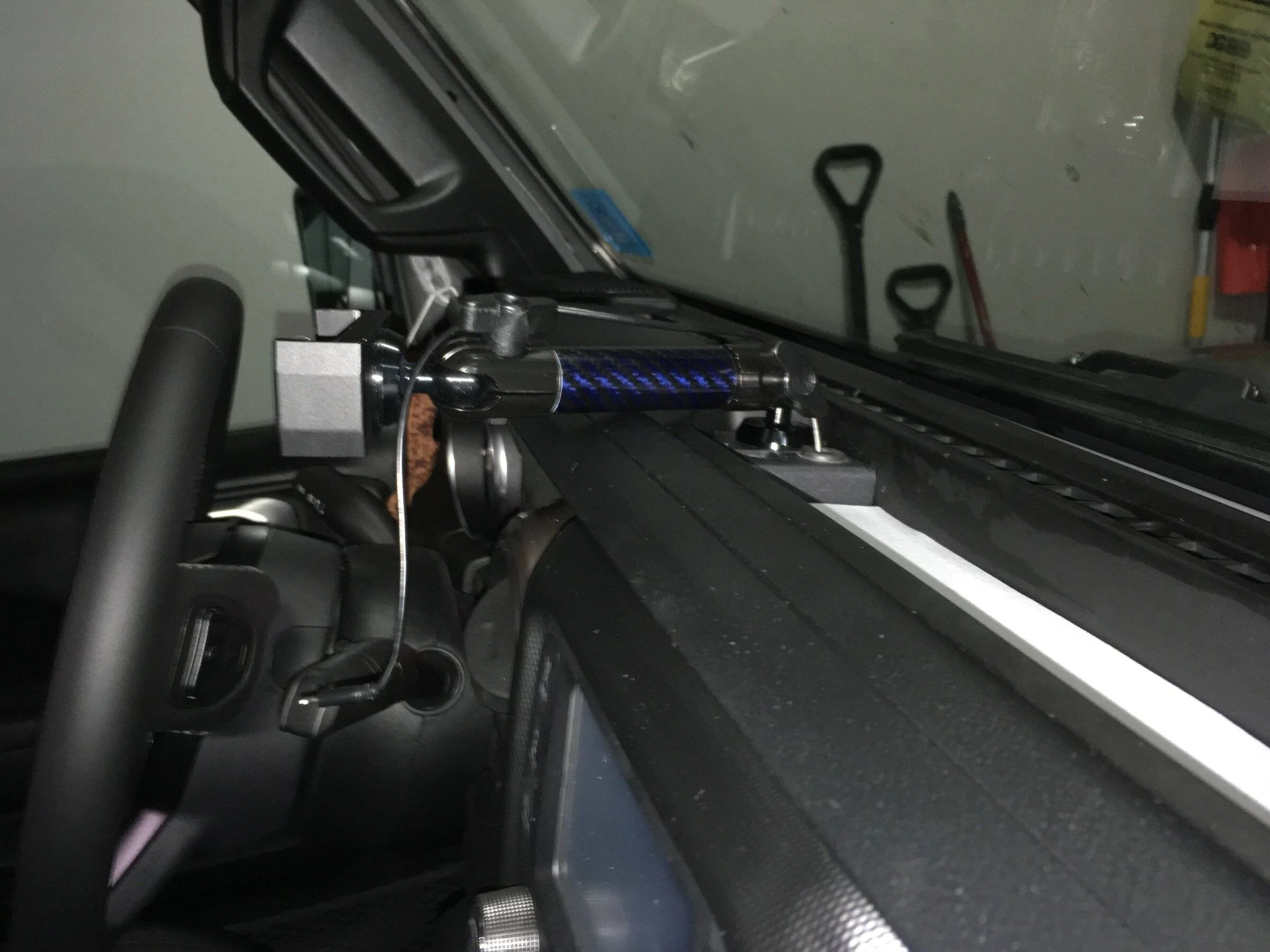 Jeep Wrangler JL Hiding wires IMG_8197