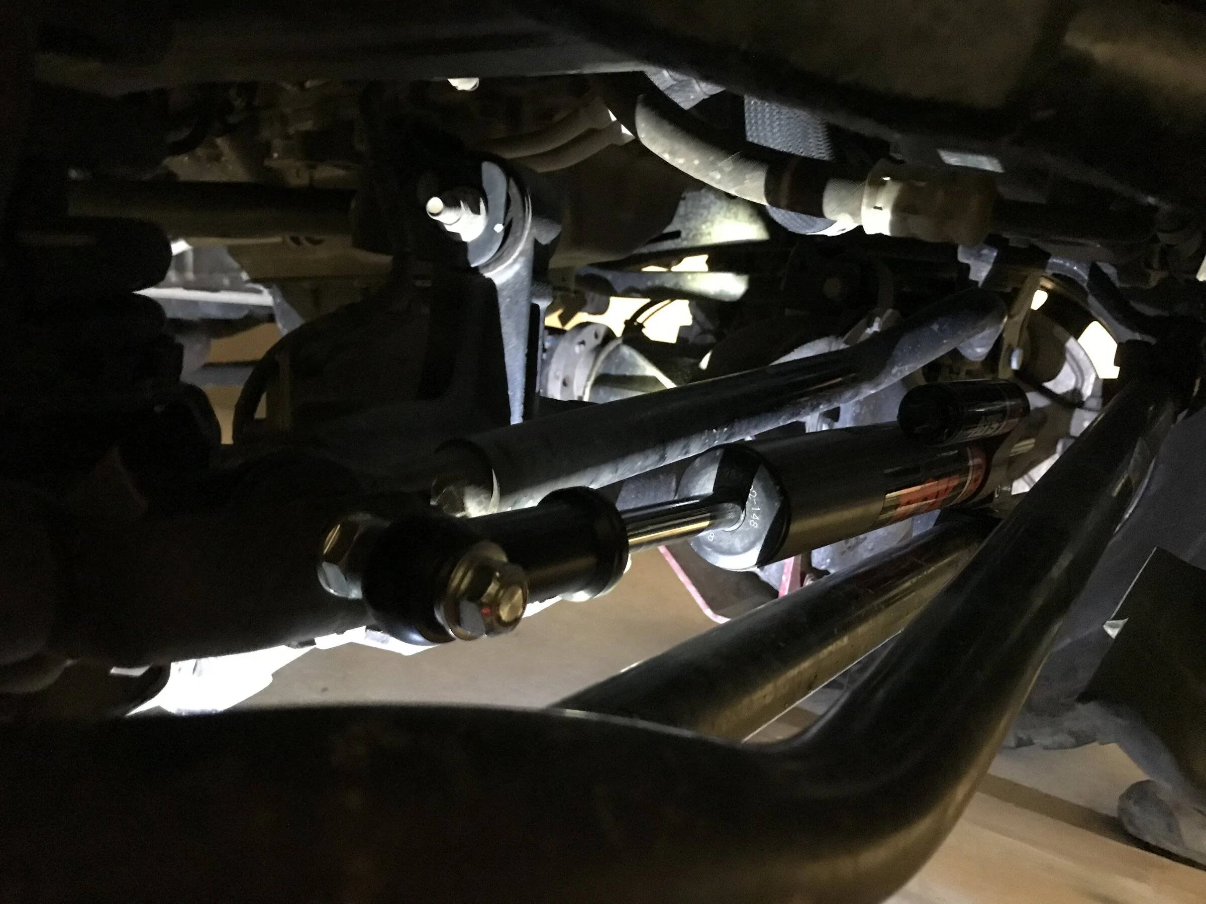 Jeep Wrangler JL Fox Steering Stabilizer Clearance issues 49732BE9-91FC-4273-8491-E821386699CC