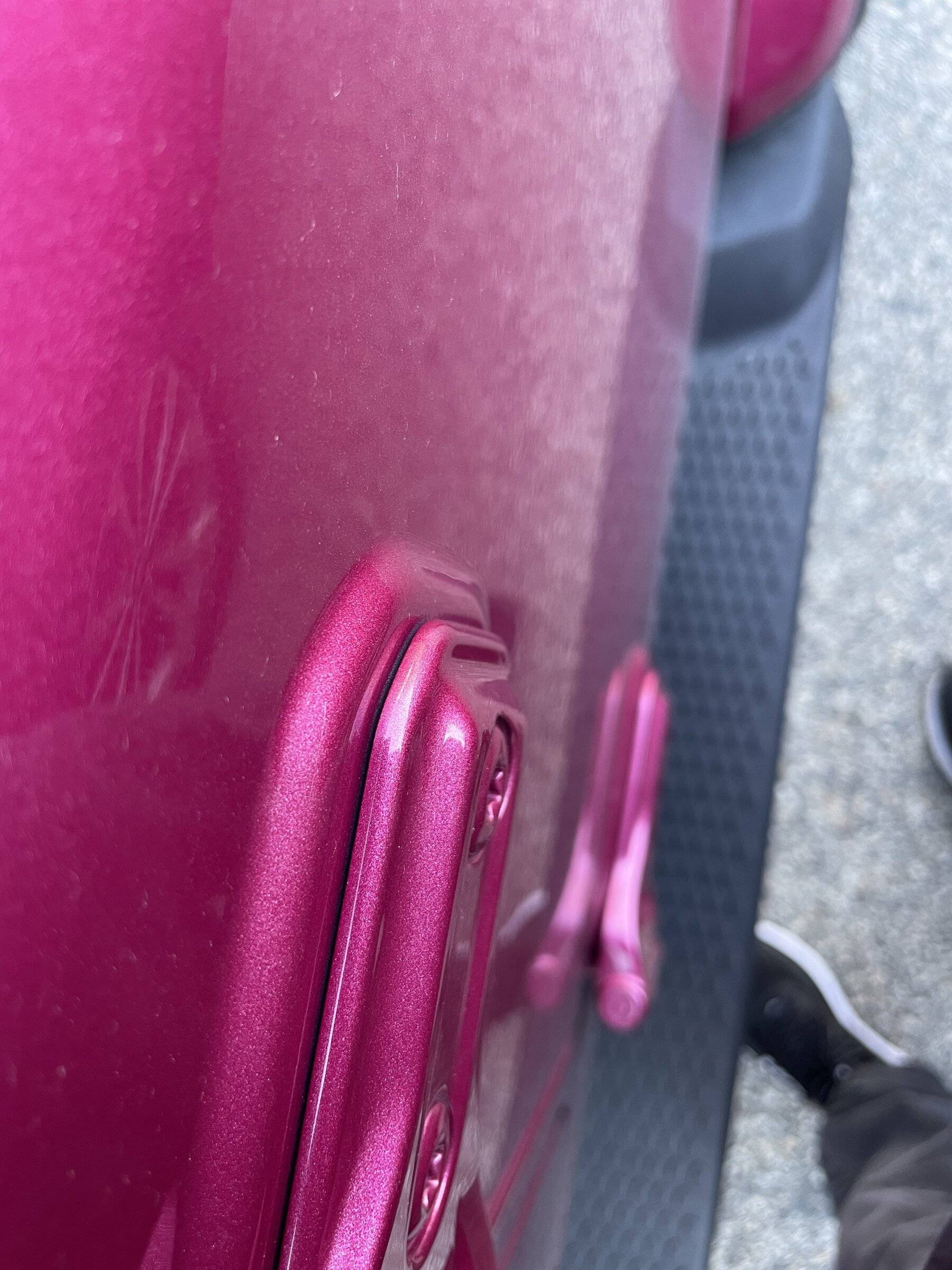 Jeep Wrangler JL Bubbles in Paint at Door Hinges 75553827-92B4-40F7-95D5-6E9546153E43
