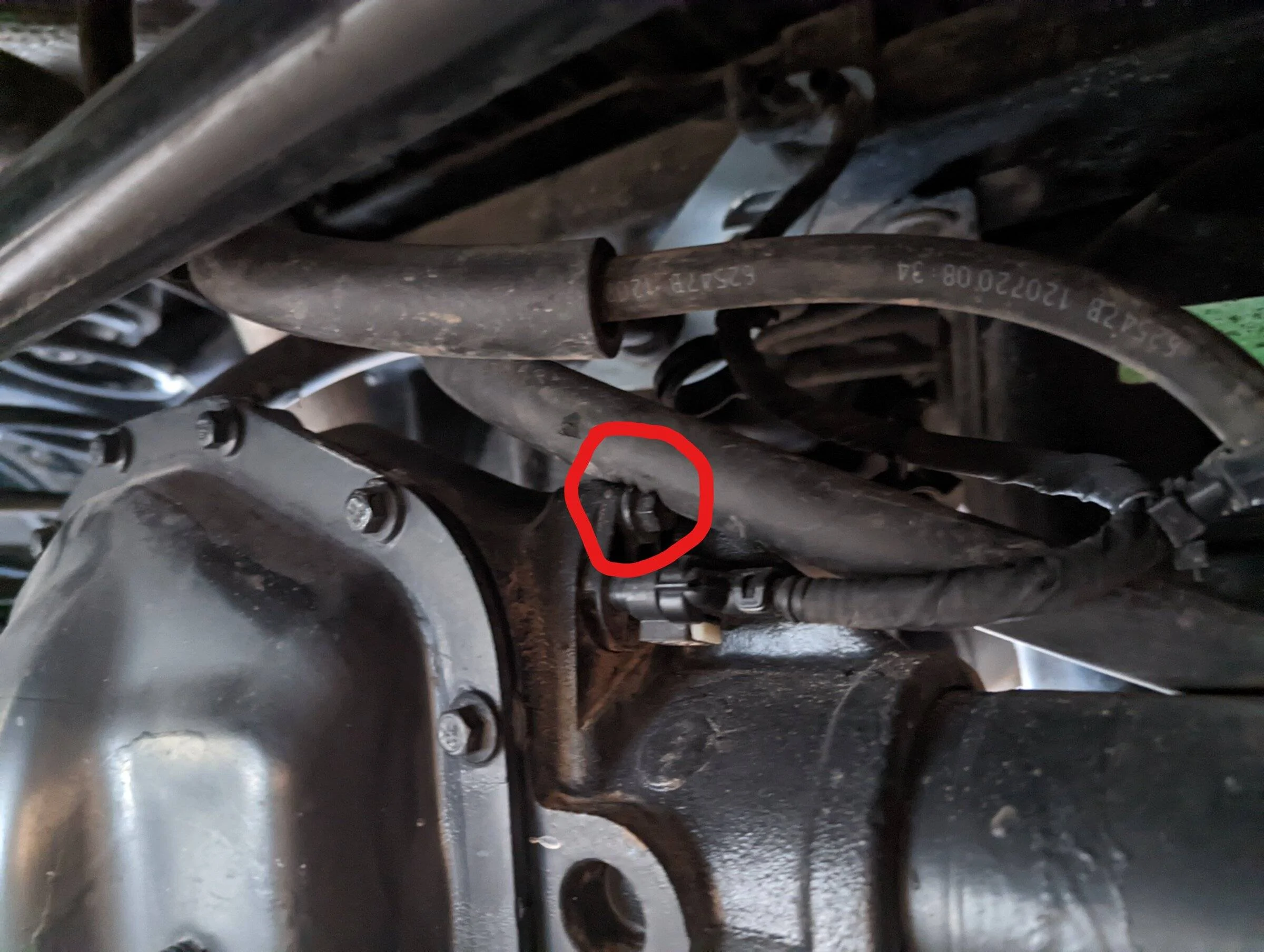 Jeep Wrangler JL Emergency brake lines rubbing InkedPXL_20220501_182745393_LI