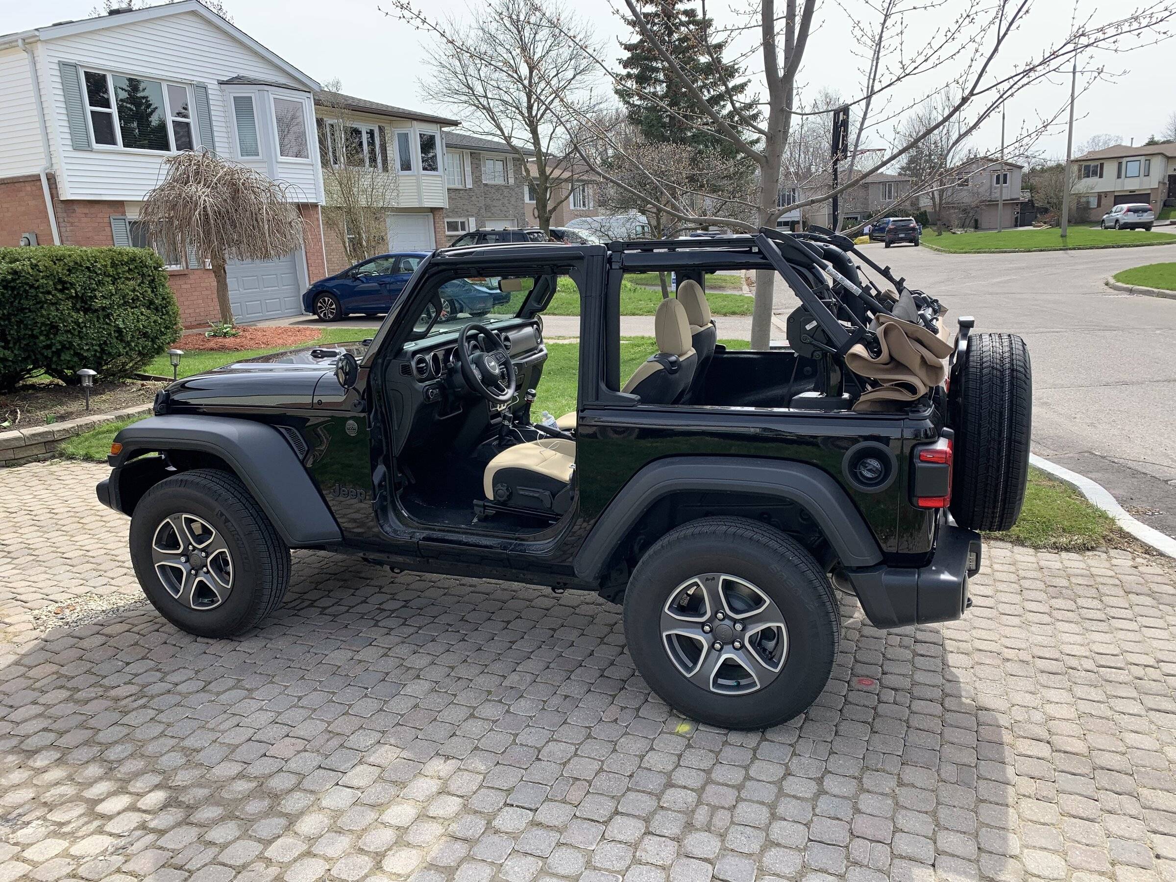 Jeep Wrangler JL Tops off 2 door pics! b8dfd177-5b46-4d63-bbf1-a3229af38fd7-jpe