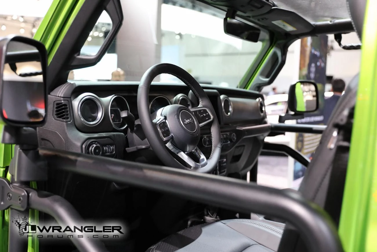 Jeep Wrangler JL Lets talk dash colors and options Dash
