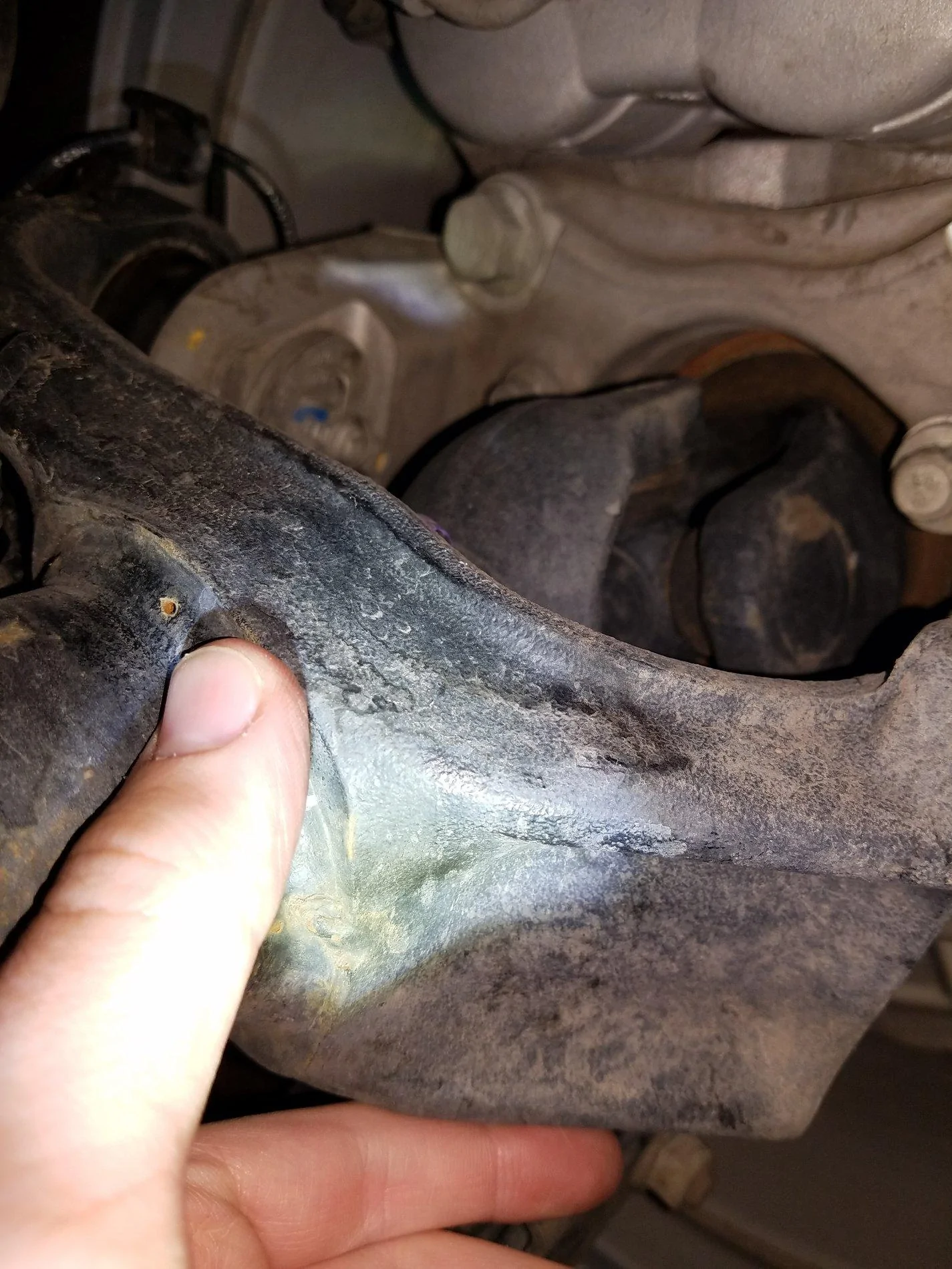 Jeep Wrangler JL Rust hole in axle 20180626_224835