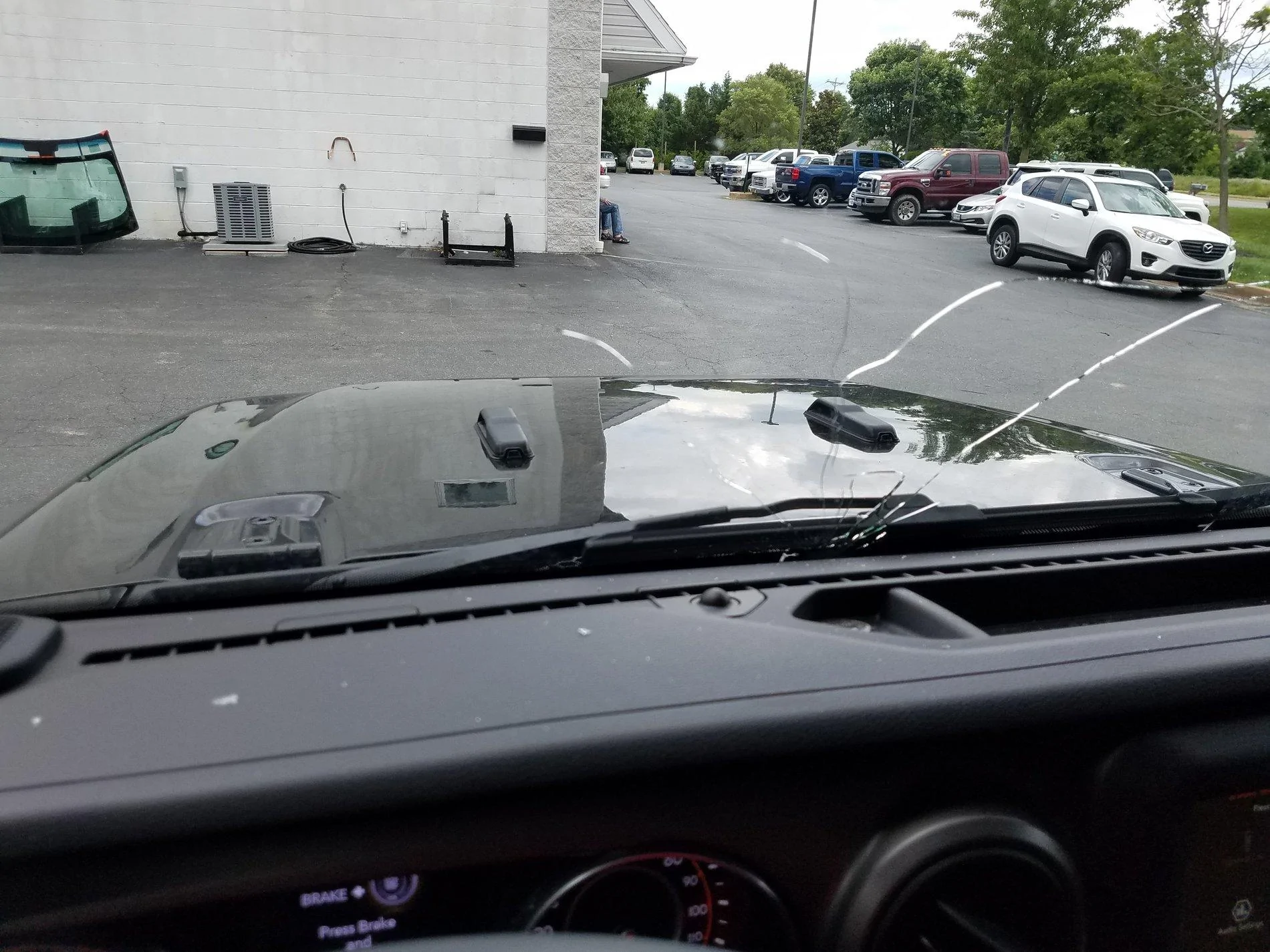 Jeep Wrangler JL Cracked Windshield Club 20180628_151036