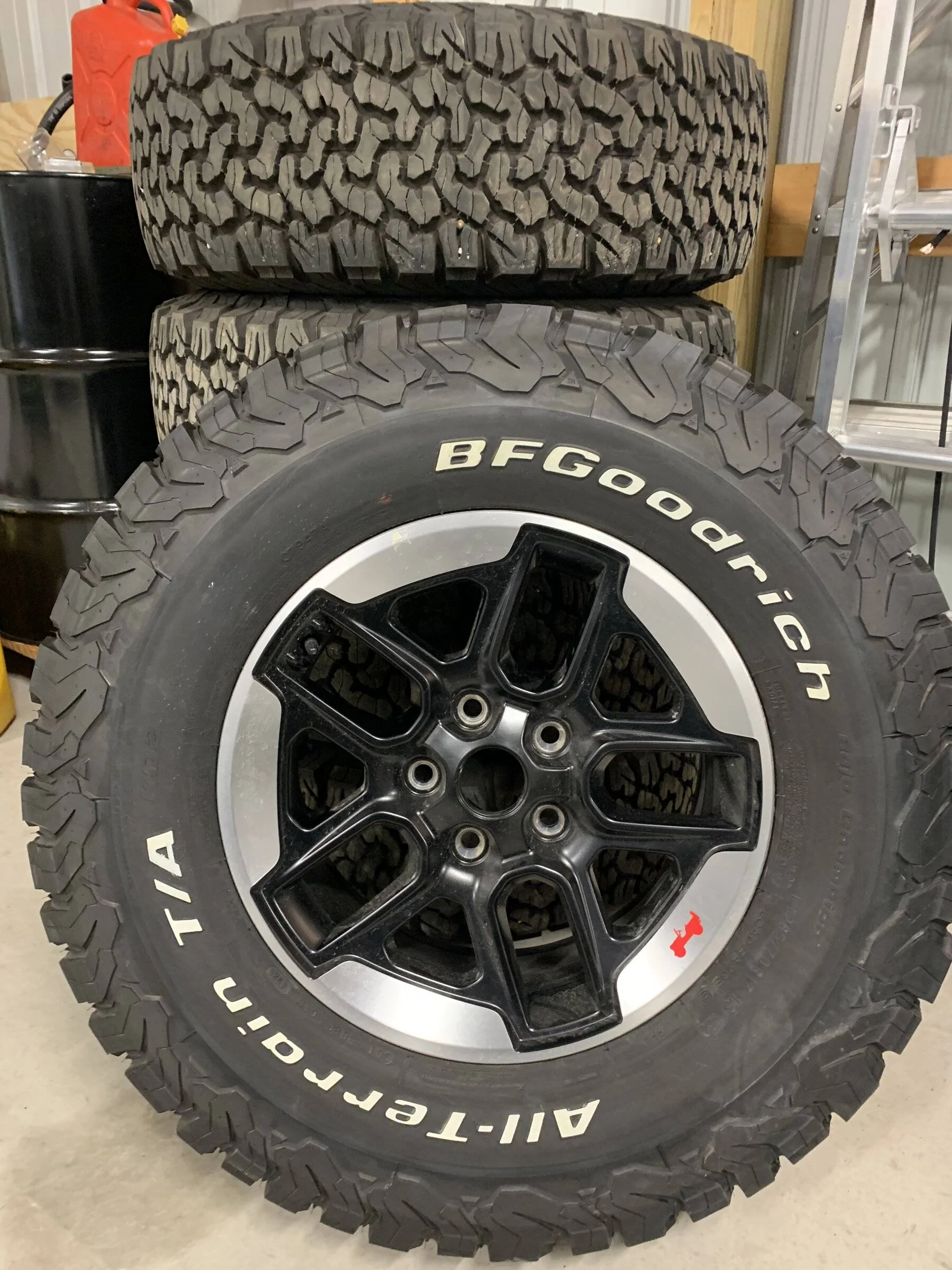 Jeep Wrangler JL Rubicon takeoffs 285/70/17 658275DD-CE07-48C0-98A9-3DDF069D9102