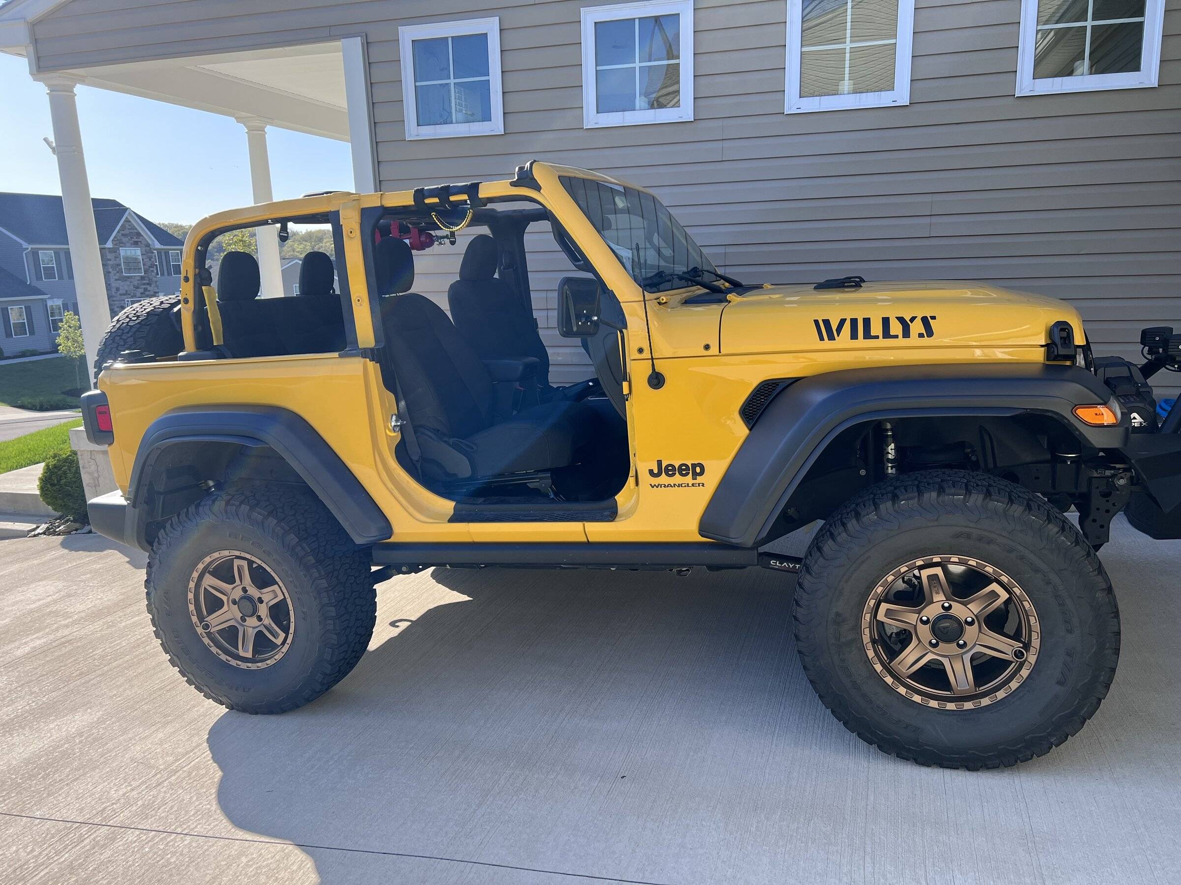 Jeep Wrangler JL Tops off 2 door pics! 67379145117__C1822B5D-020D-48B6-A704-0D36859C3A57