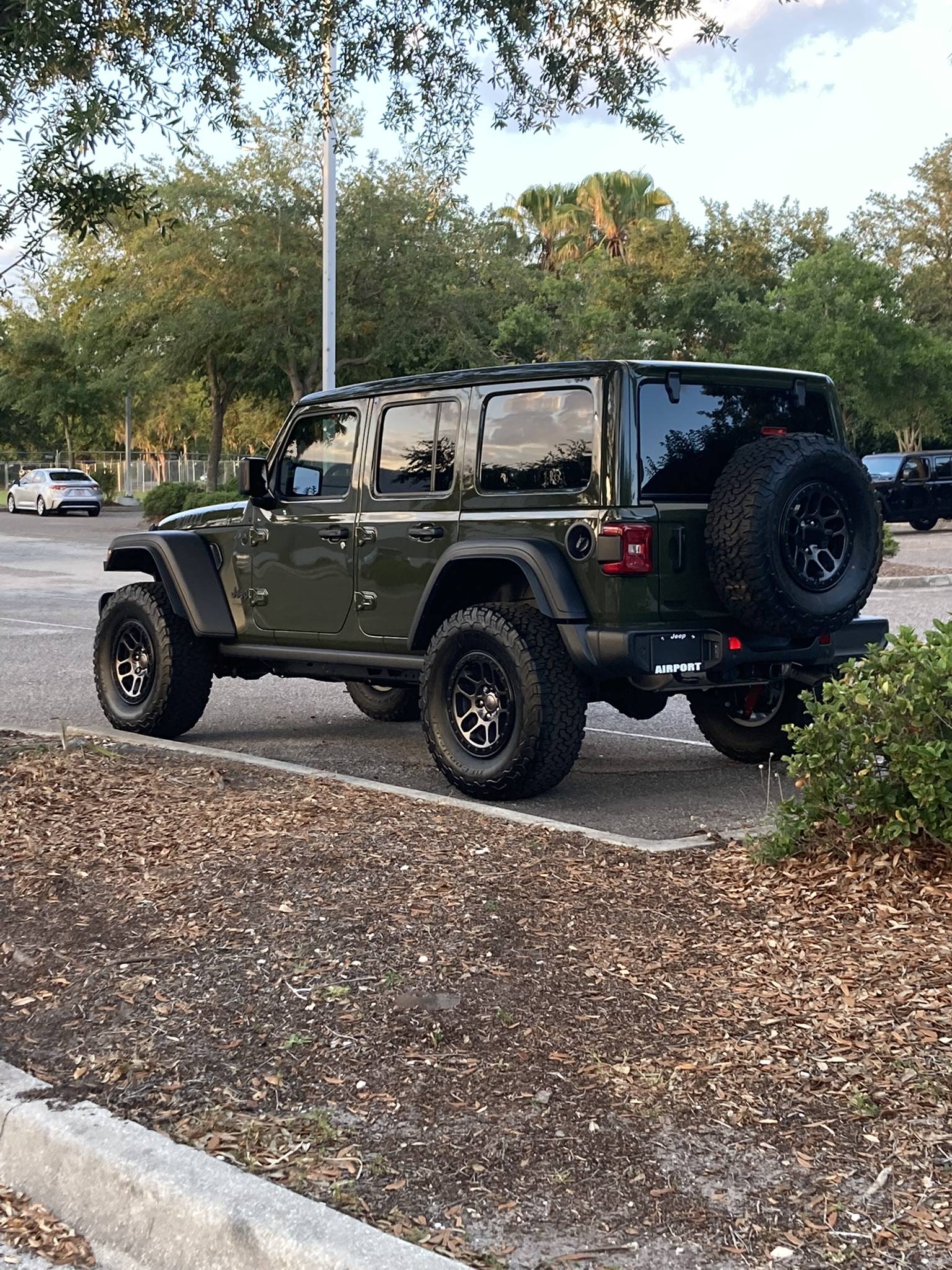 Jeep Wrangler JL Willys Xtreme Recon with Sky One Touch EAB3A37F-6894-481F-BA6E-CAECCF70F2DC