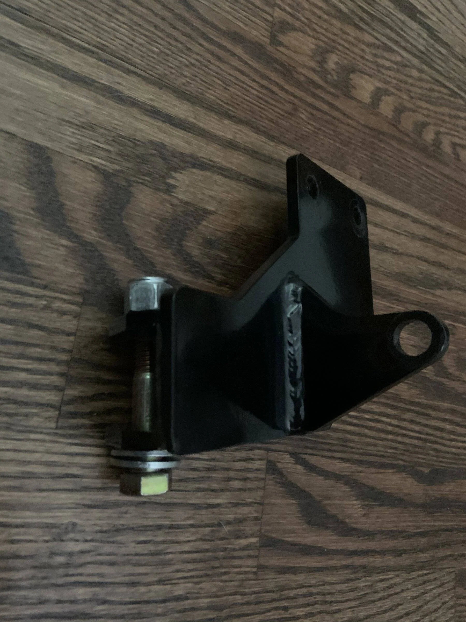 Jeep Wrangler JL Roadmaster ExactCenter stock location bracket FB26D14F-4CC4-4D23-816C-40C3EA141E1D