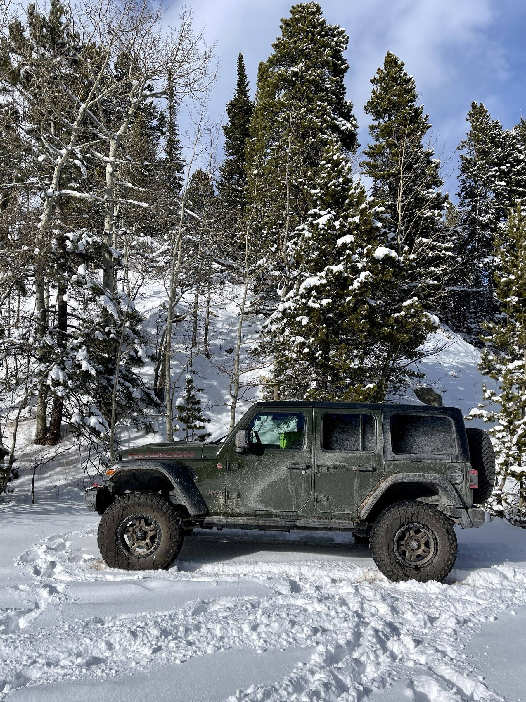 Jeep Wrangler JL Sarge vs High Velocity FBD10985-4CCC-419F-BE05-F9214D867C2D