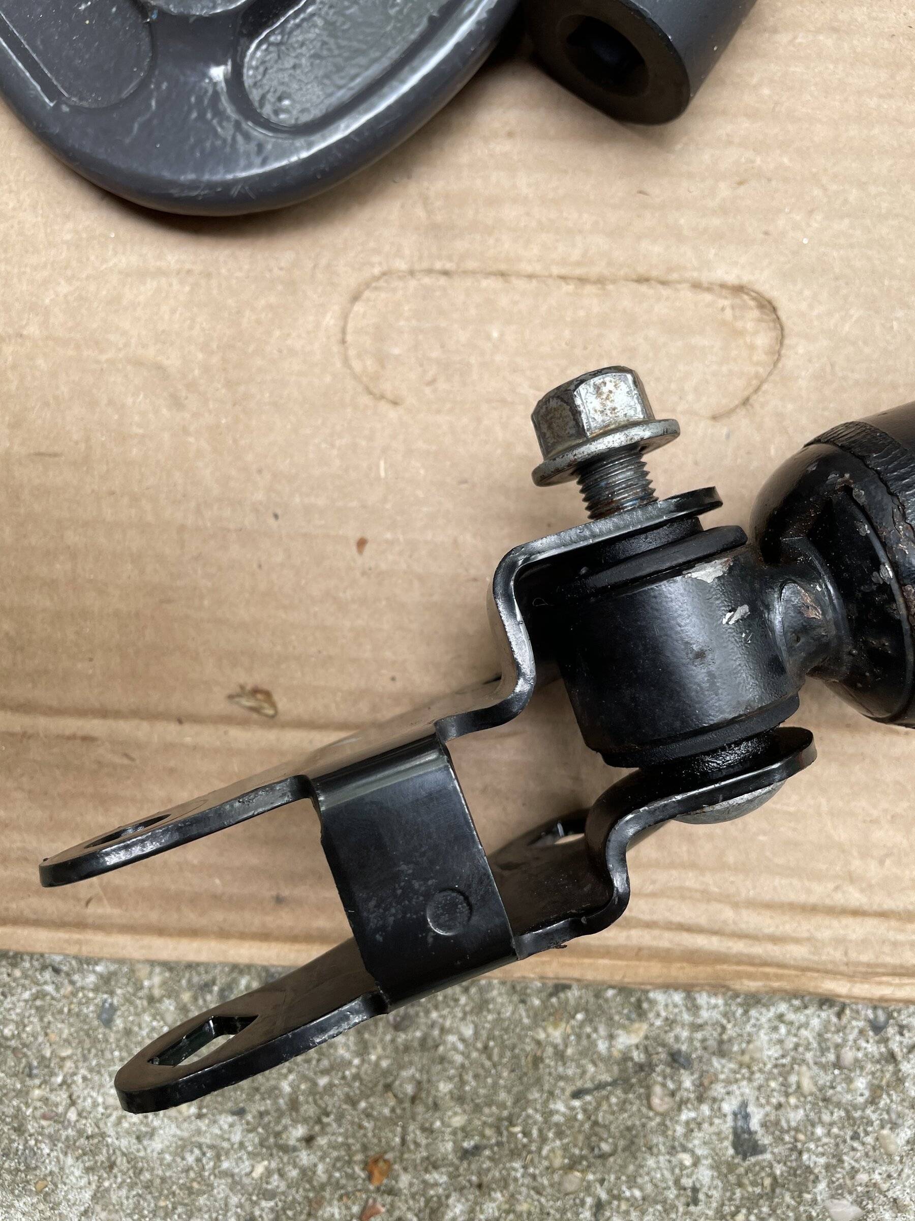 Jeep Wrangler JL Mopar steering damper bracket 86B12579-0F8D-4931-9907-150DF4FA9C5B