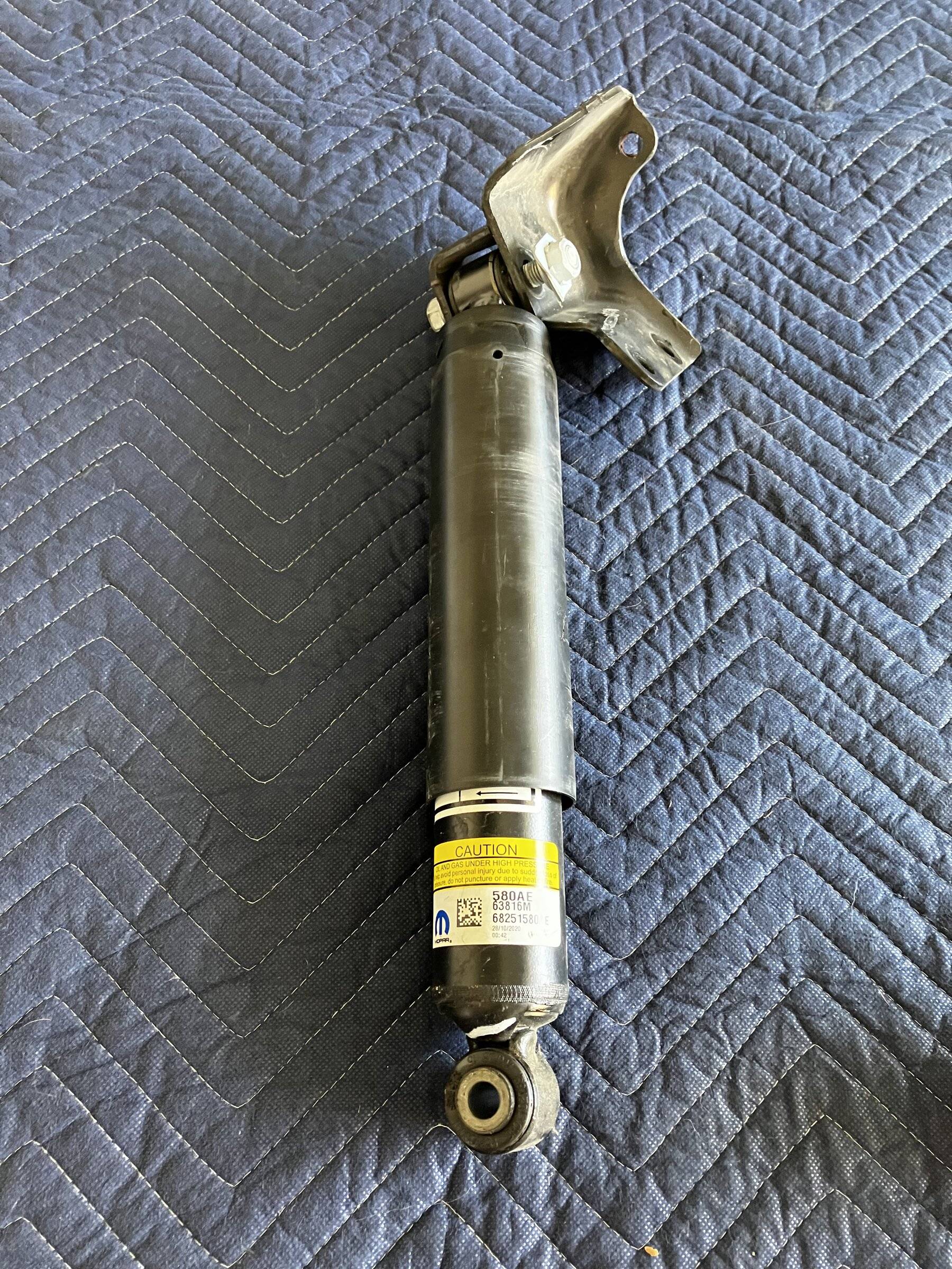 Jeep Wrangler JL OEM Steering Stabilizer (68251580AE) IMG_0167