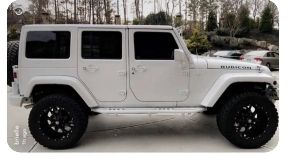 Jeep Wrangler JL White running boards 758AE779-345E-4B57-8CB5-2956B280602D