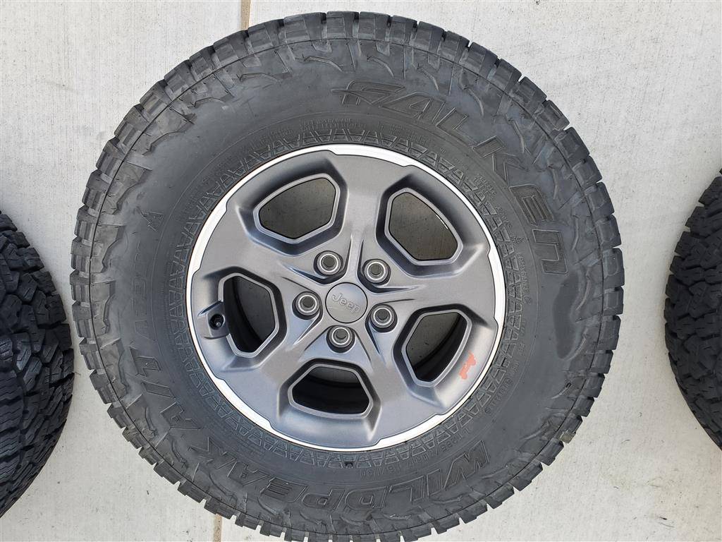 Jeep Wrangler JL Gladiator Rubicon Wheels & Tires (4) 20220516_160538 (Medium)