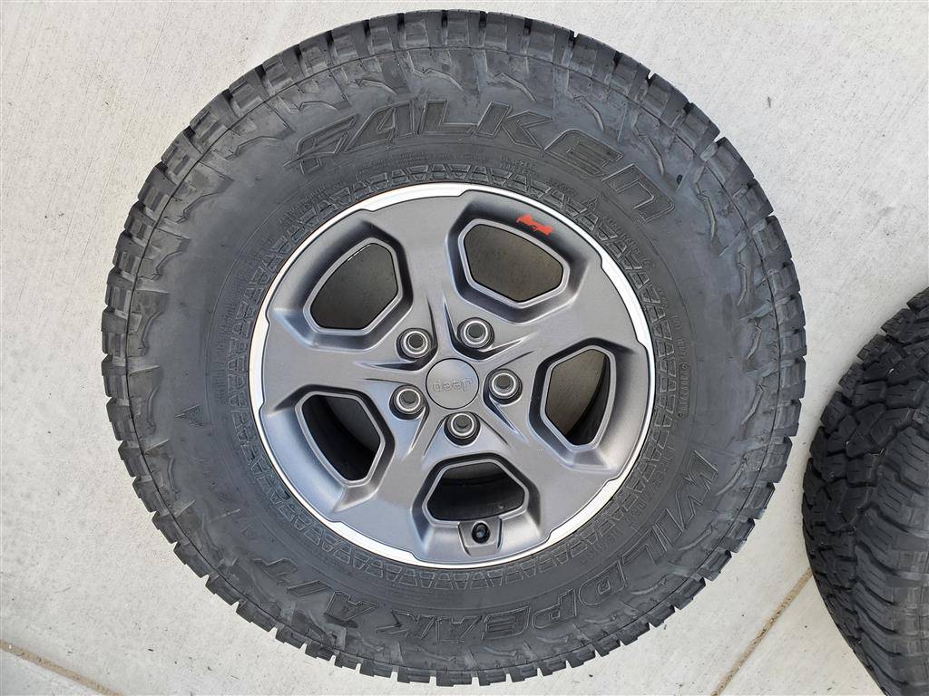 Jeep Wrangler JL Gladiator Rubicon Wheels & Tires (4) 20220516_160546 (Medium)