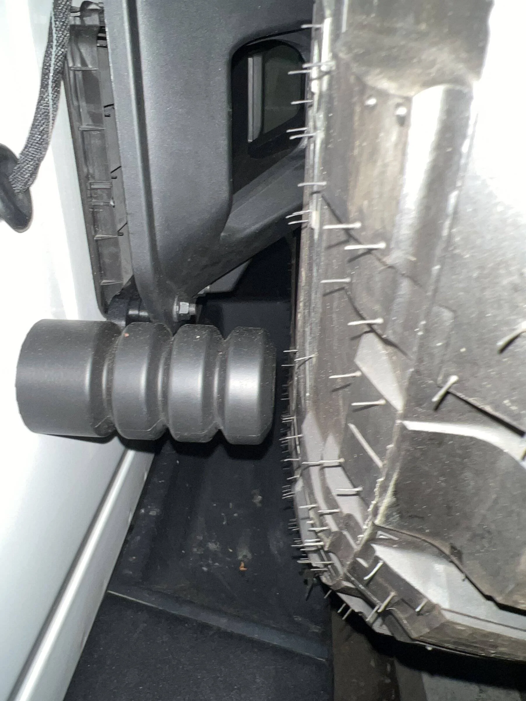Jeep Wrangler JL Oversize tire carrier issue? imag