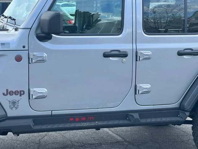 Jeep Wrangler JL Bubbles in Paint at Door Hinges thumbnail_IMG_9507