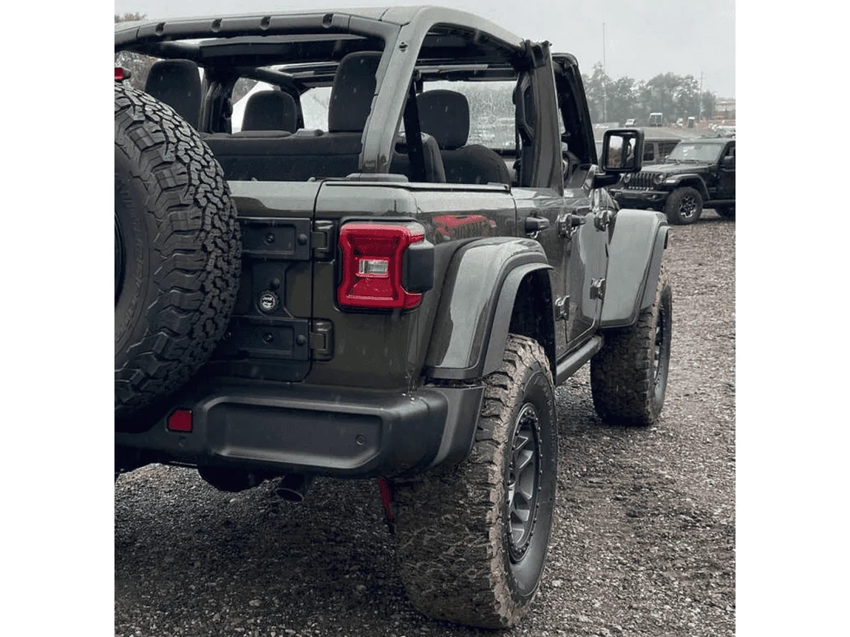 Jeep Wrangler JL Pulled over. 1652890175166