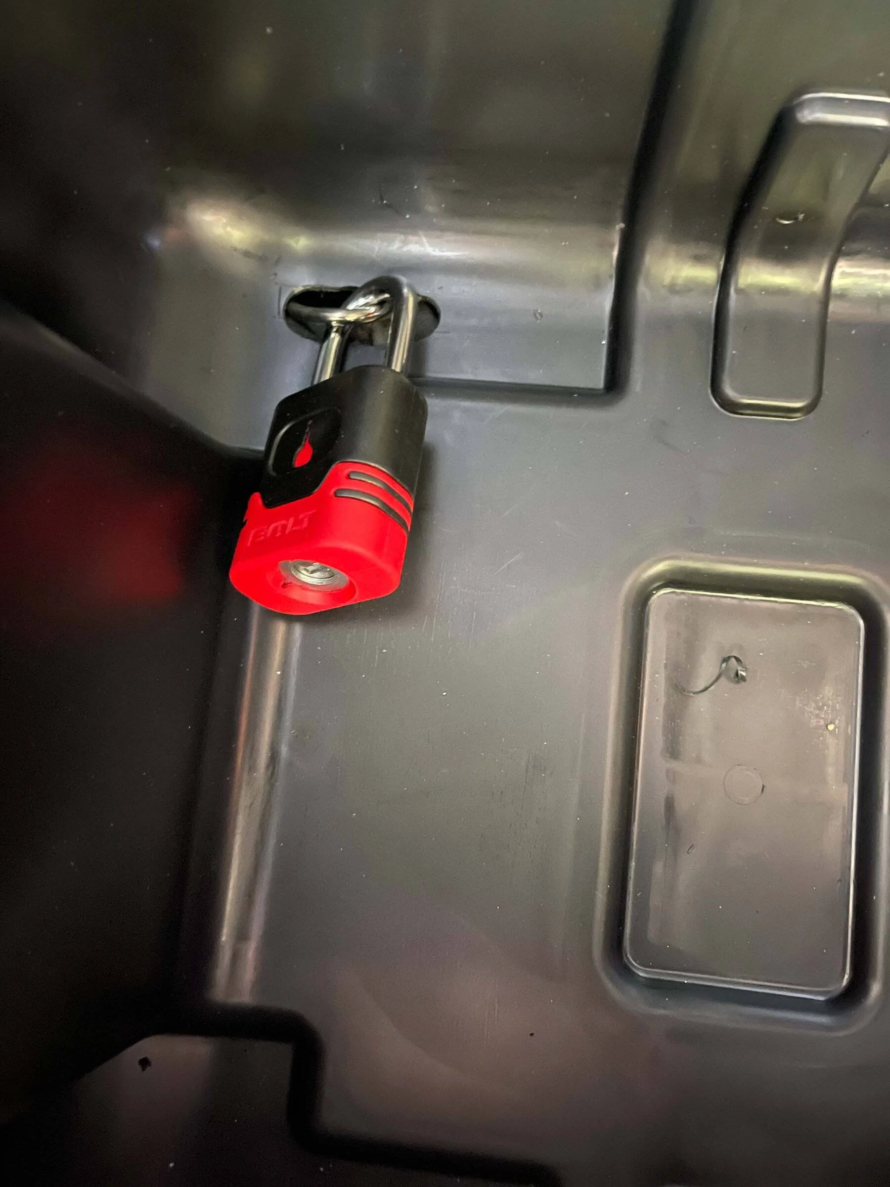 Jeep Wrangler JL Budget security trunk IMG_0910