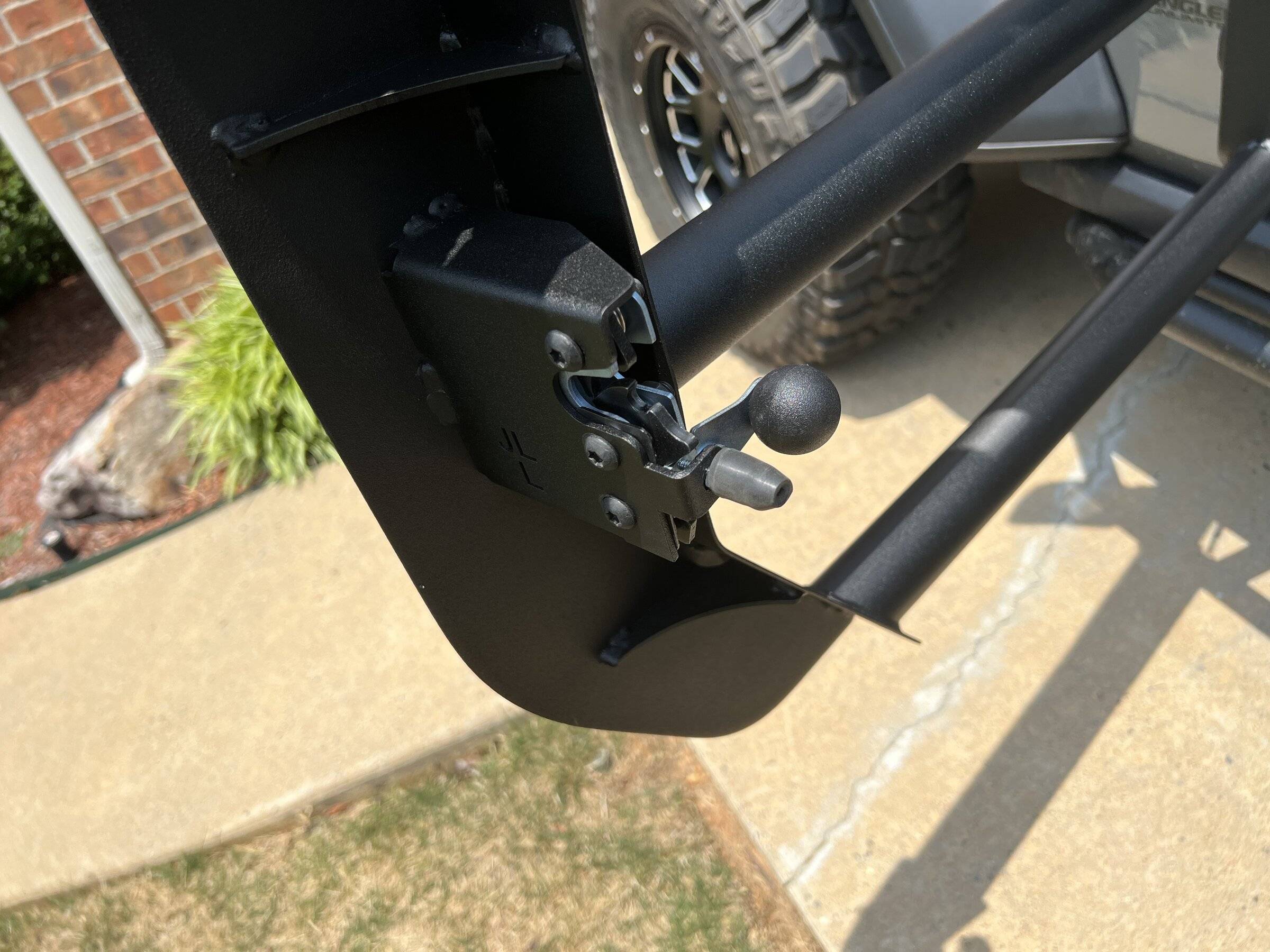 Jeep Wrangler JL Quadratec Tube Door Issue FD710C6C-EF0D-44E0-9230-25175864CA9C