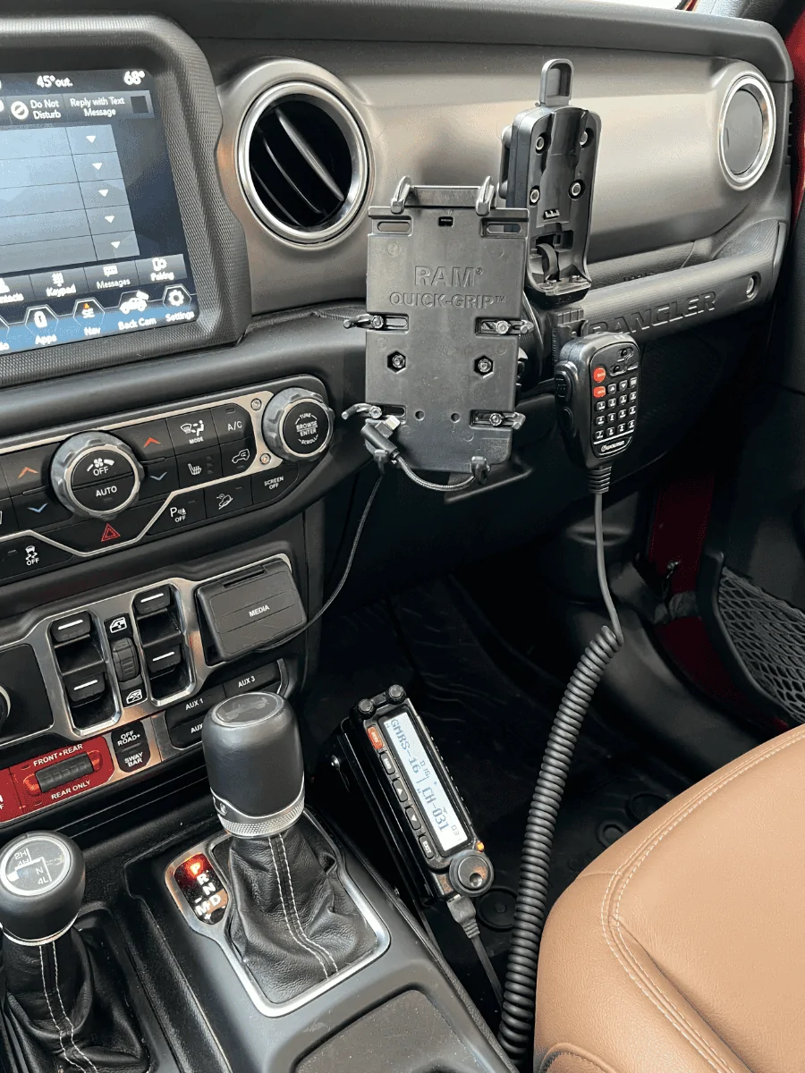 Jeep Wrangler JL GMRS Antenna Cable Run 1653239461146