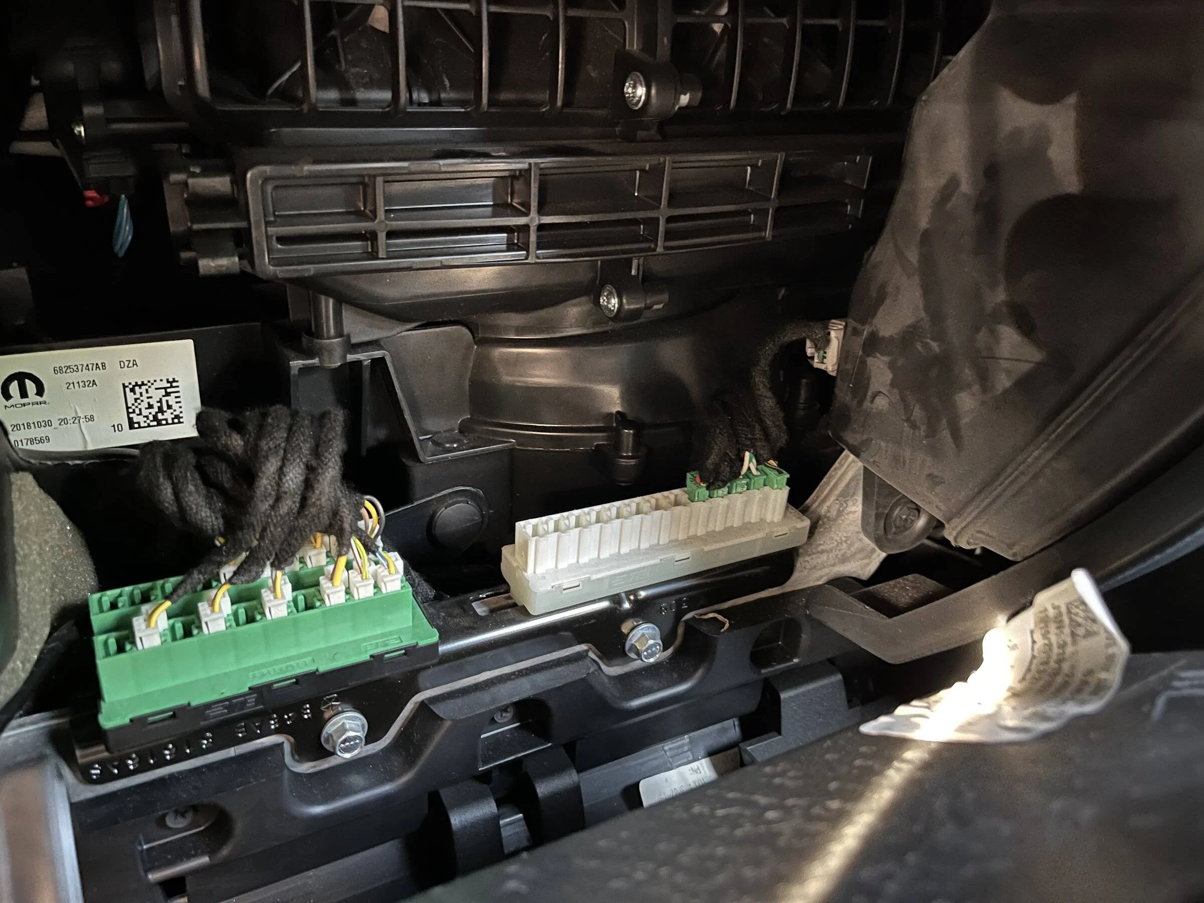 Jeep Wrangler JL Electronics freakout while driving 74C2749B-3FCD-440F-B6A9-280BEBD57150