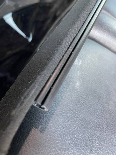 Jeep Wrangler JL Soft Top window blowing out IMG_2543.JPG