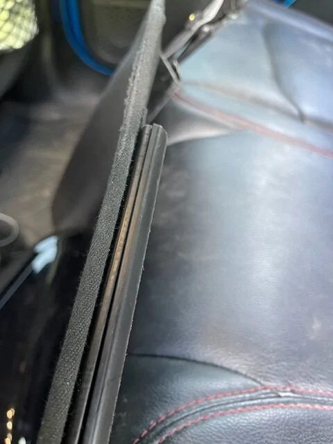 Jeep Wrangler JL Soft Top window blowing out IMG_2542