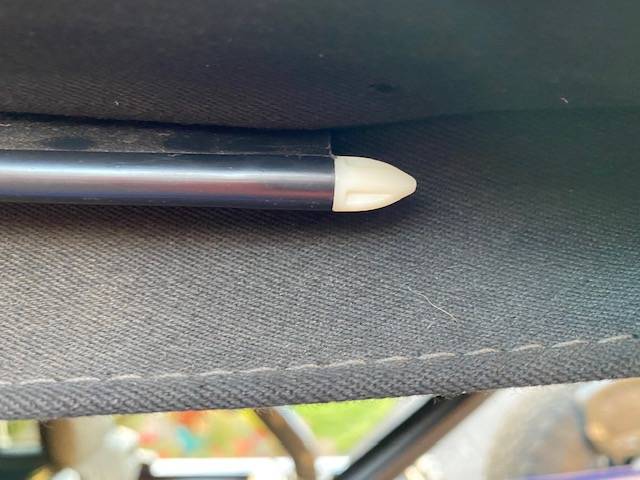 Jeep Wrangler JL Soft top window slider guide replacement ??? IMG_3880